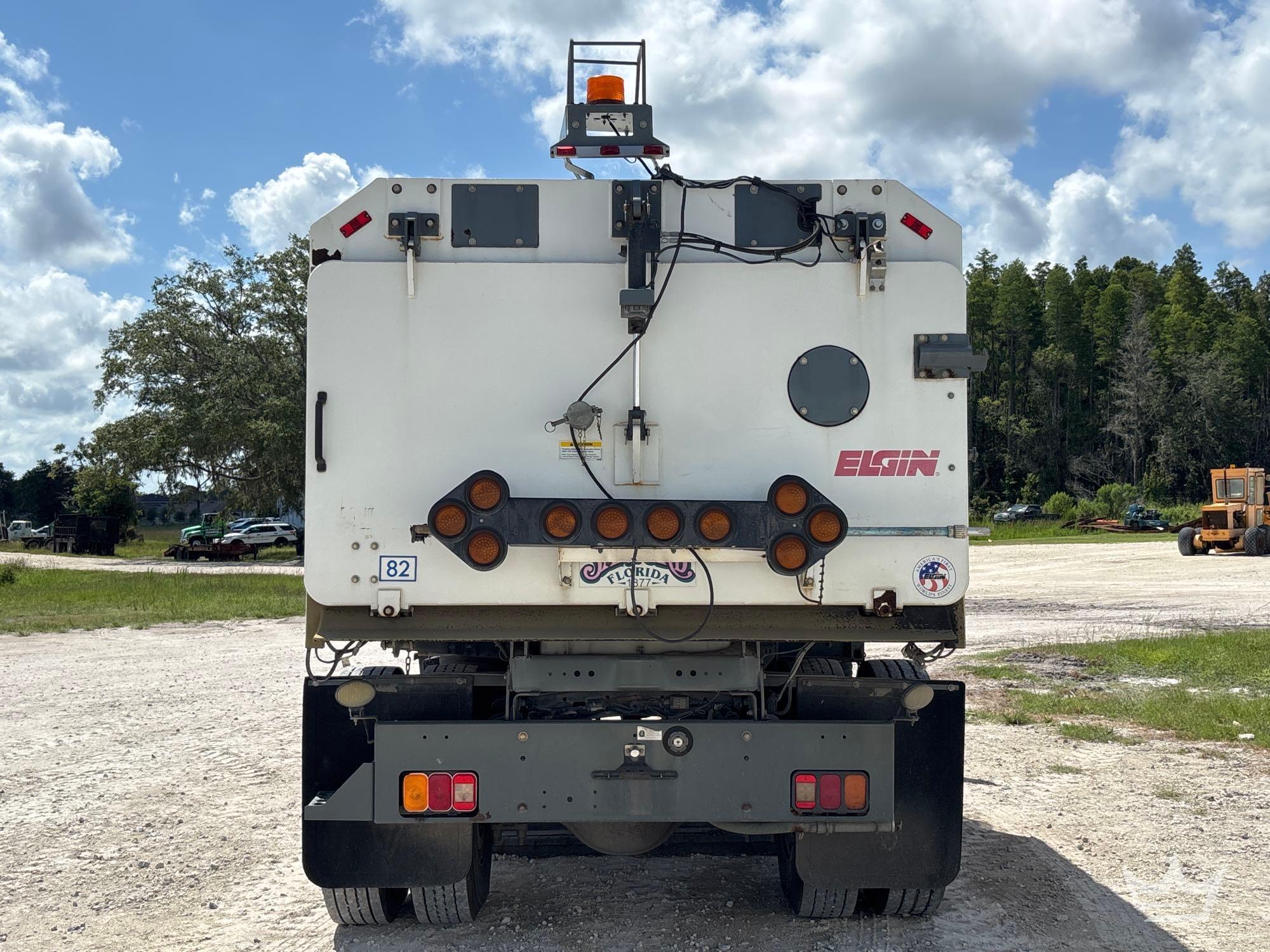 2017 Freightliner M2 106