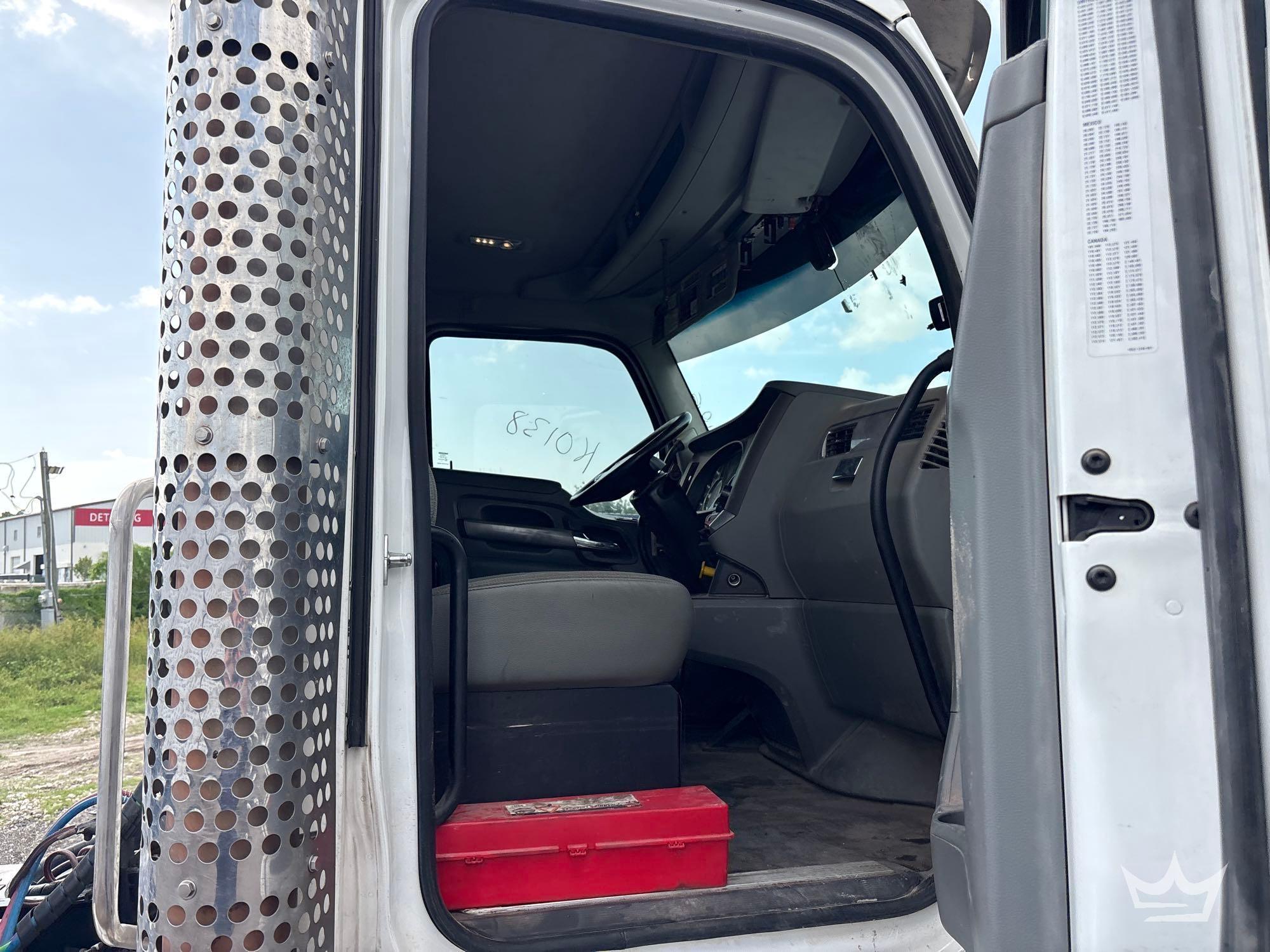 2019 Kenworth T880