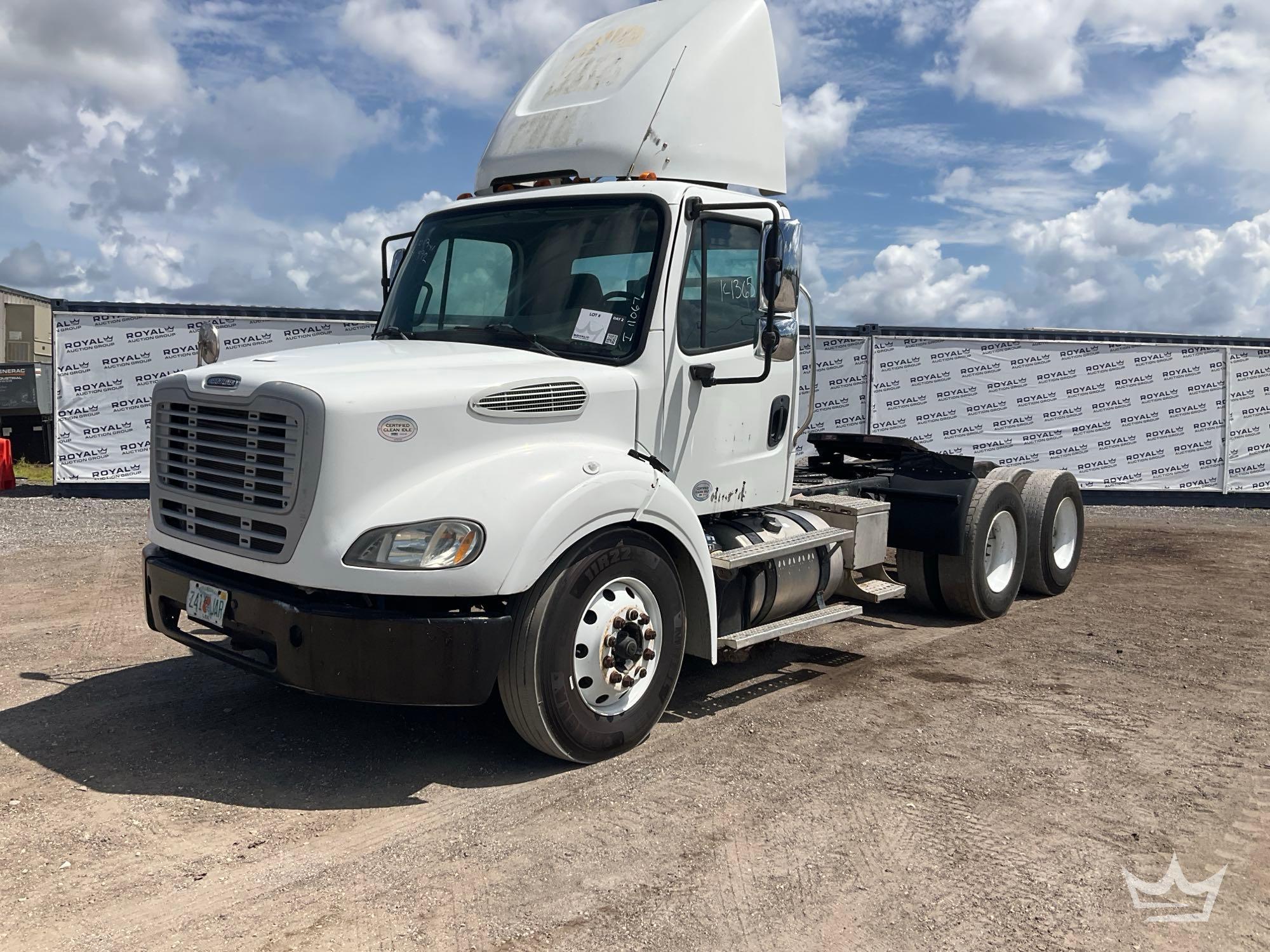 2013 Freightliner M2112