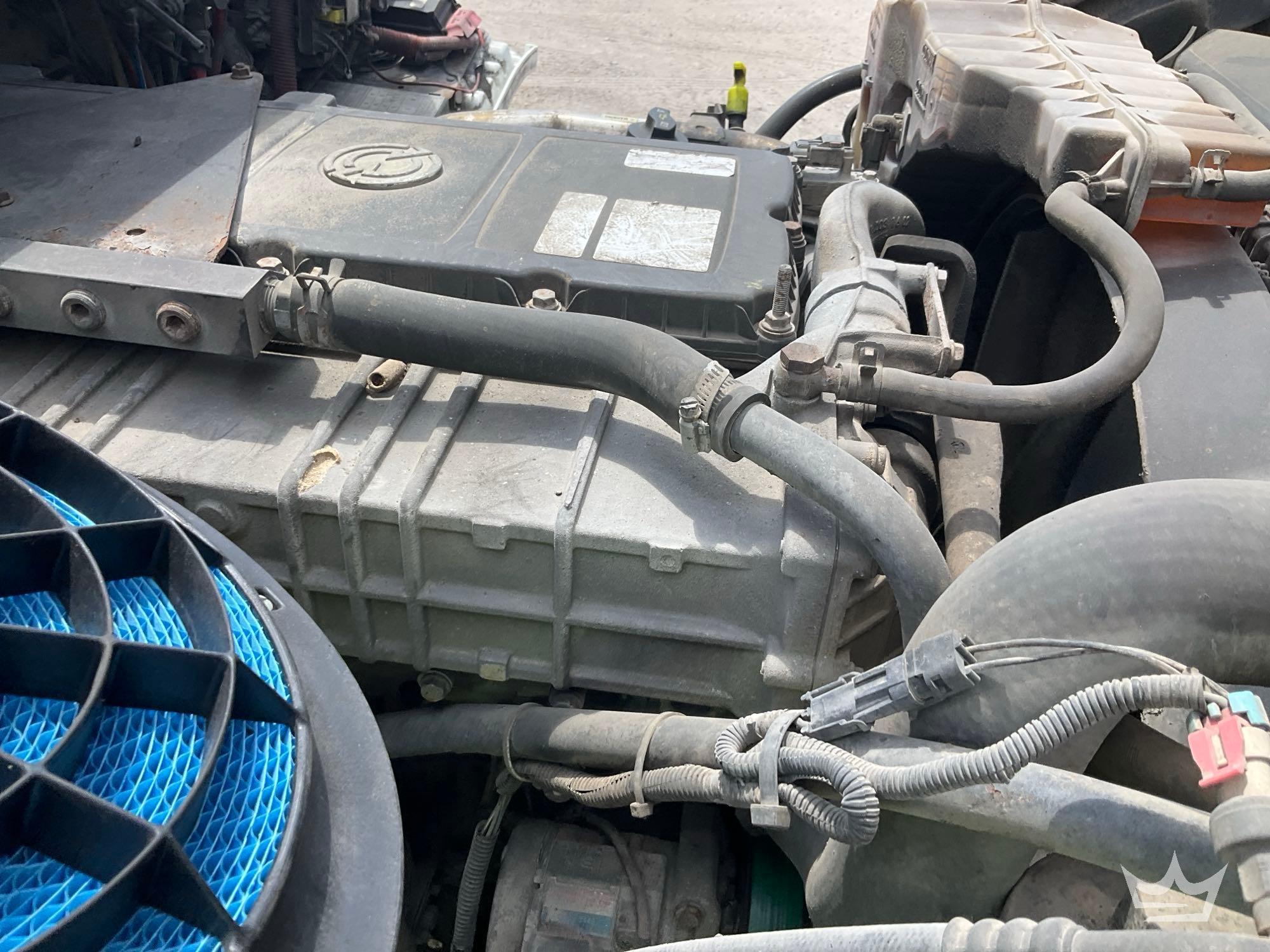 2013 Freightliner M2112