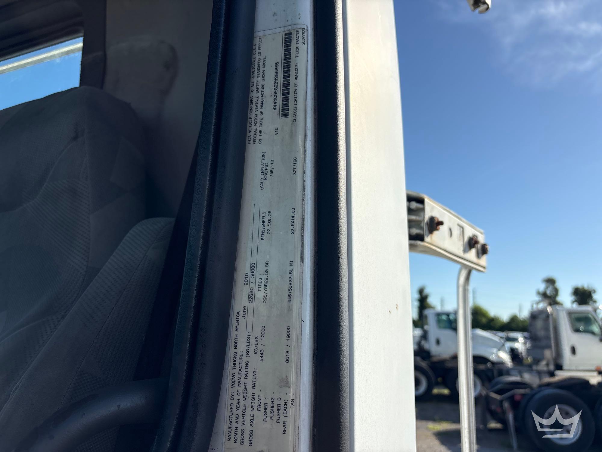 2011 Volvo VNL