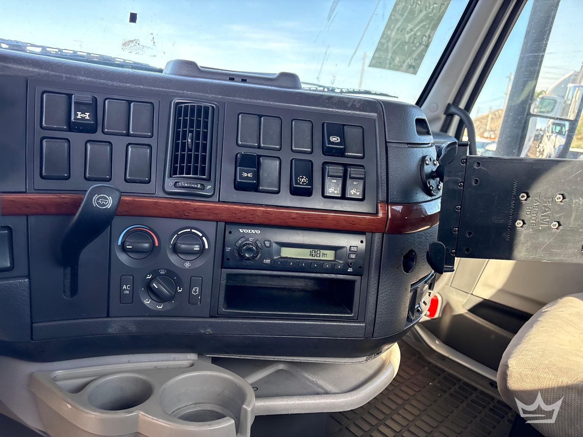 2011 Volvo VNL