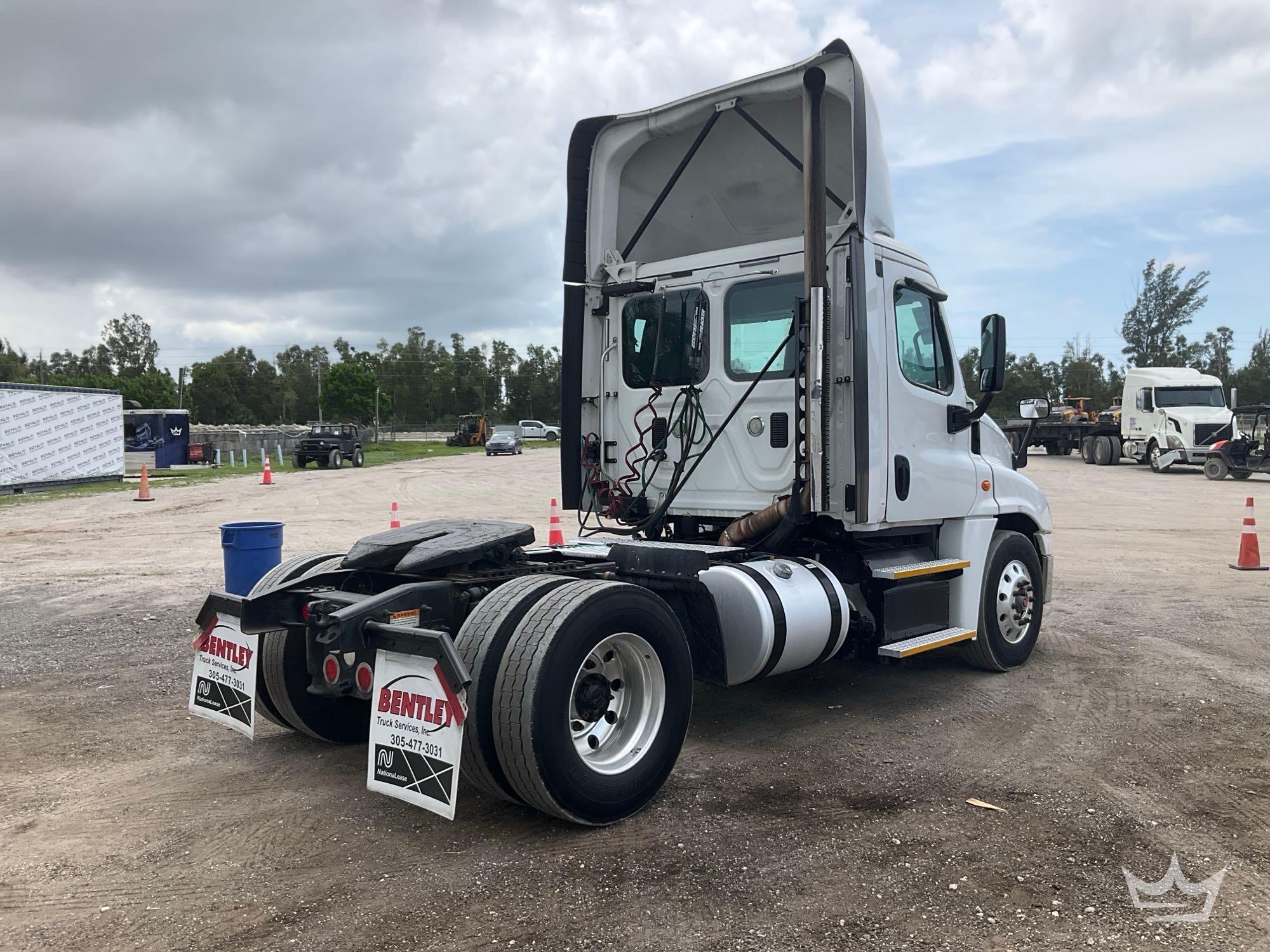 2017 Freightliner Cascadia 125