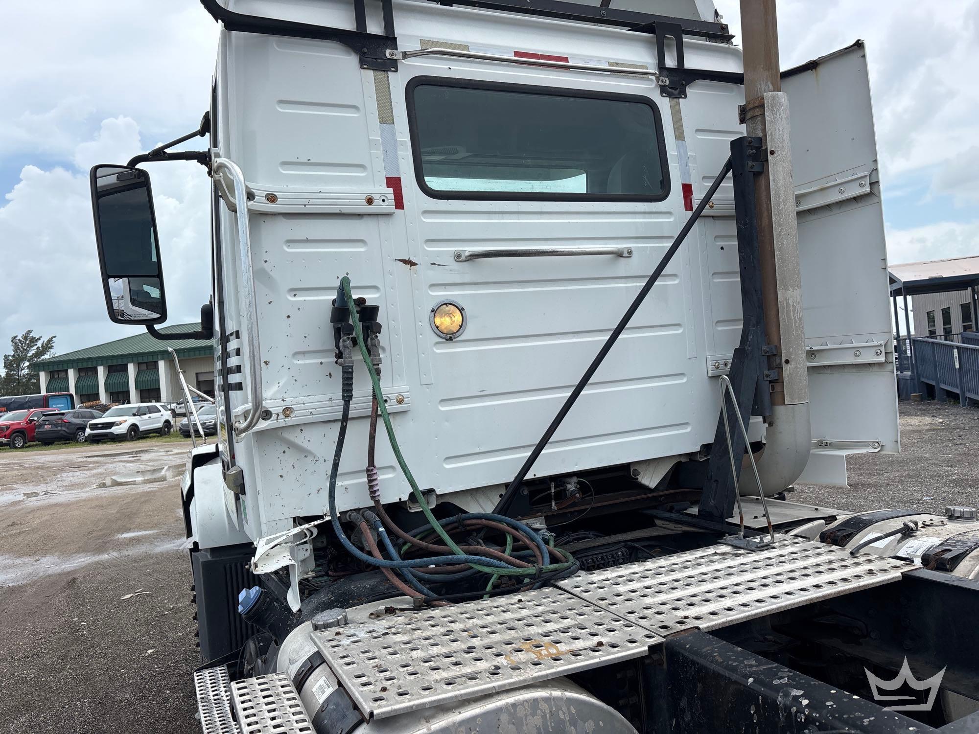 2017 Freightliner Cascadia 125