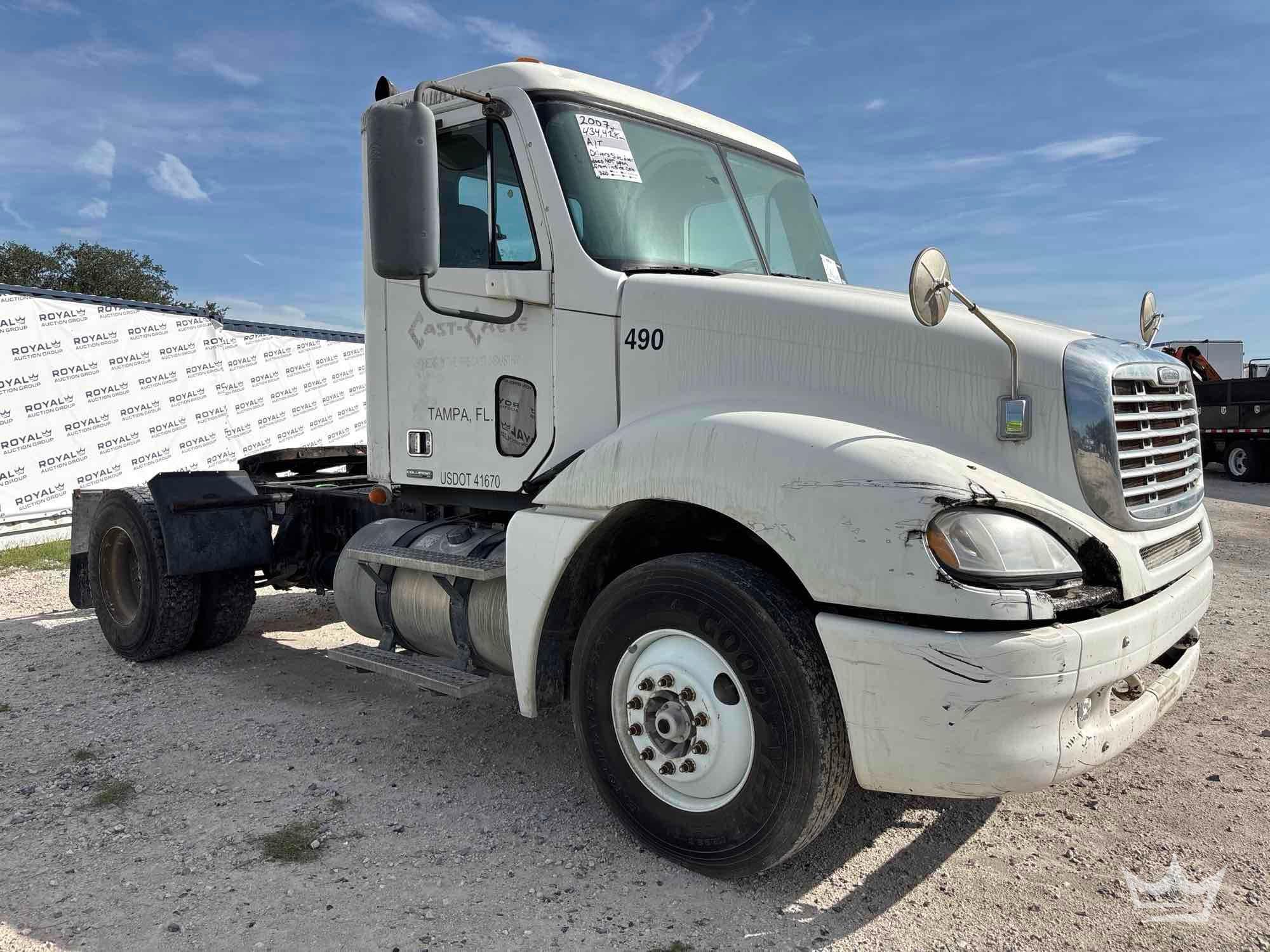 2007 Freightliner Columbia 120