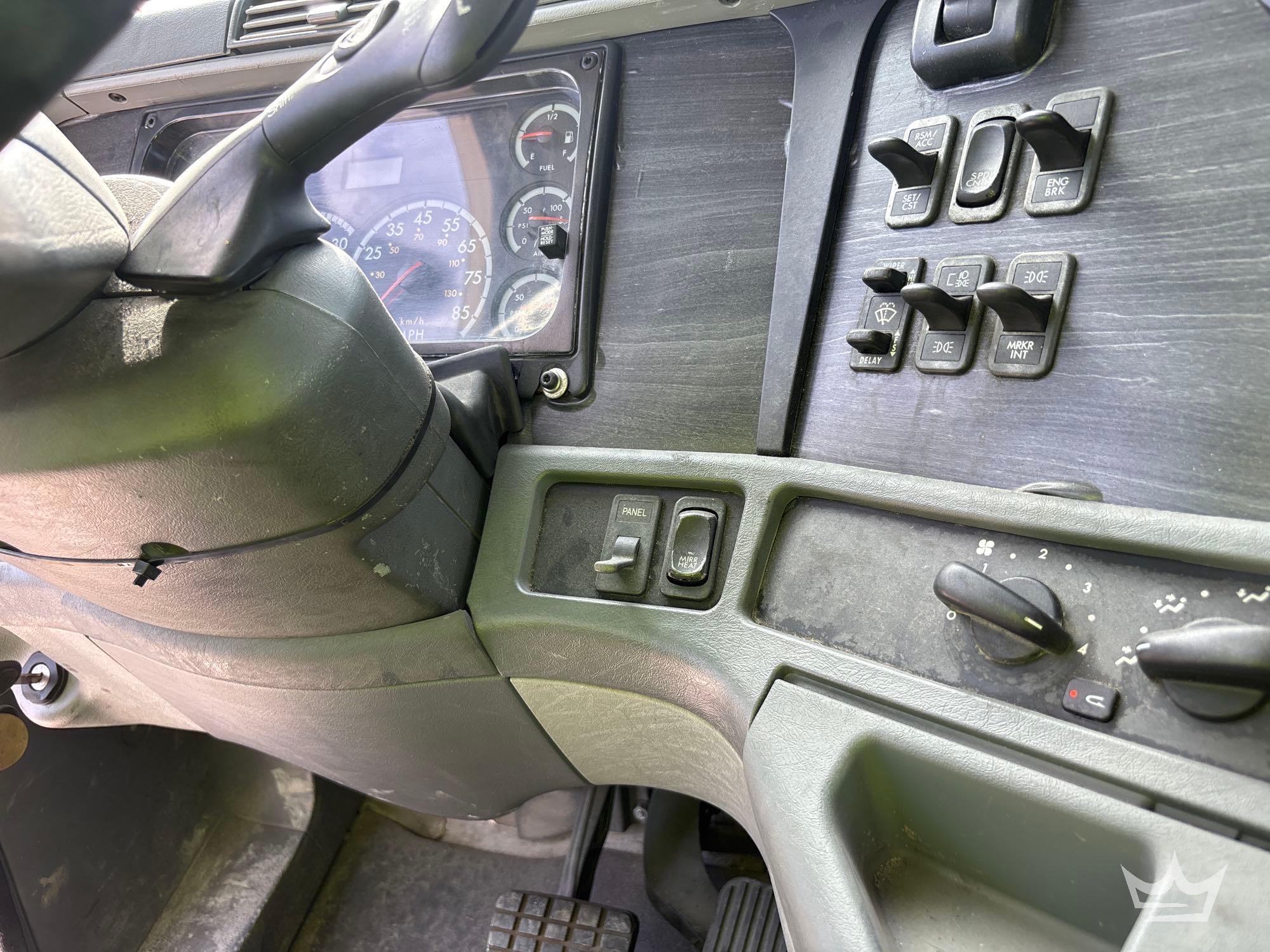 2007 Freightliner Columbia 120