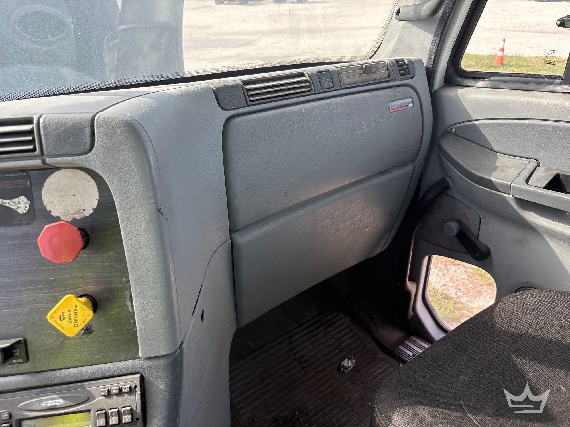 2007 Freightliner Columbia 120