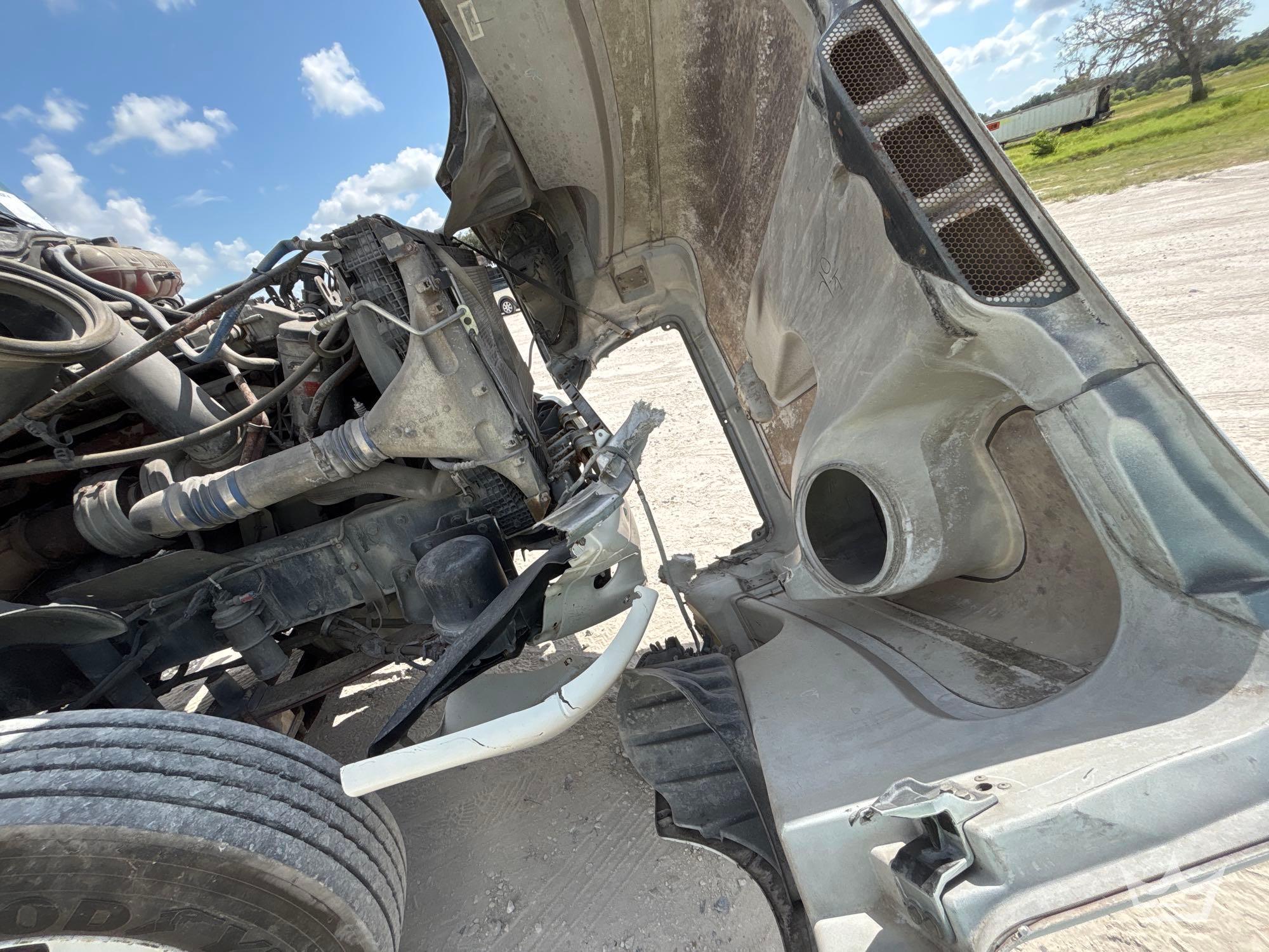 2007 Freightliner Columbia 120