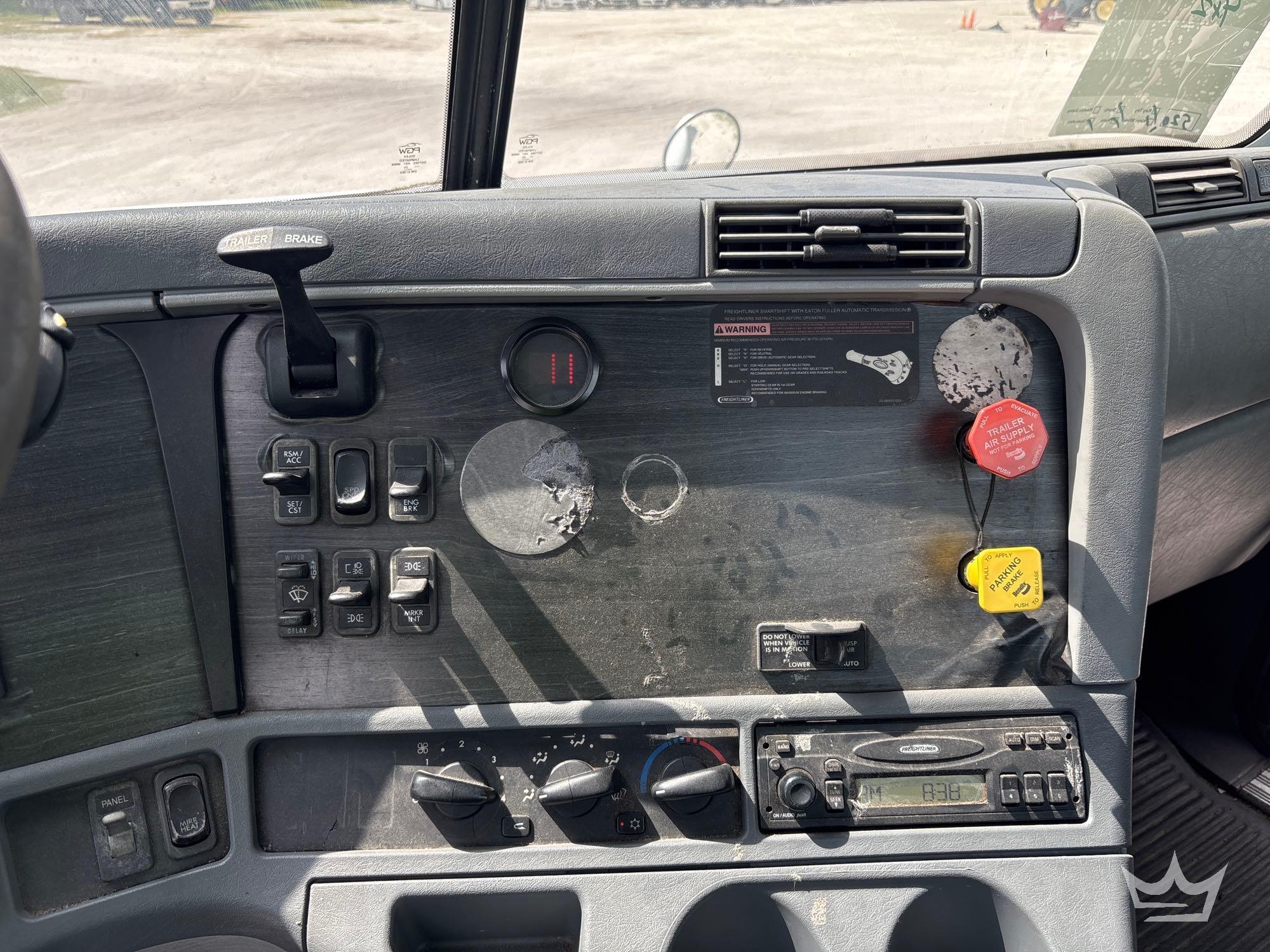 2007 Freightliner Columbia 120