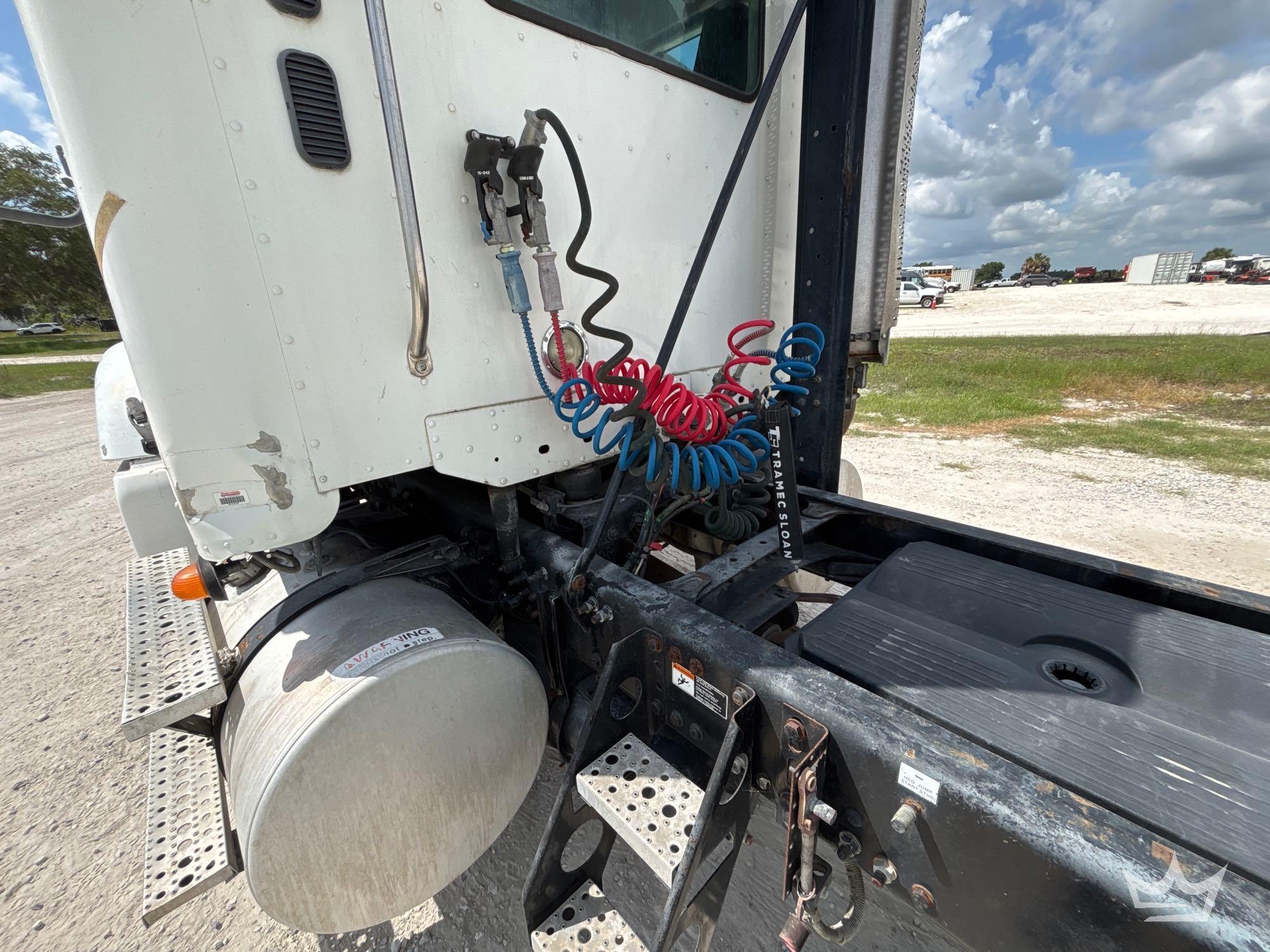 2007 Freightliner Columbia 120