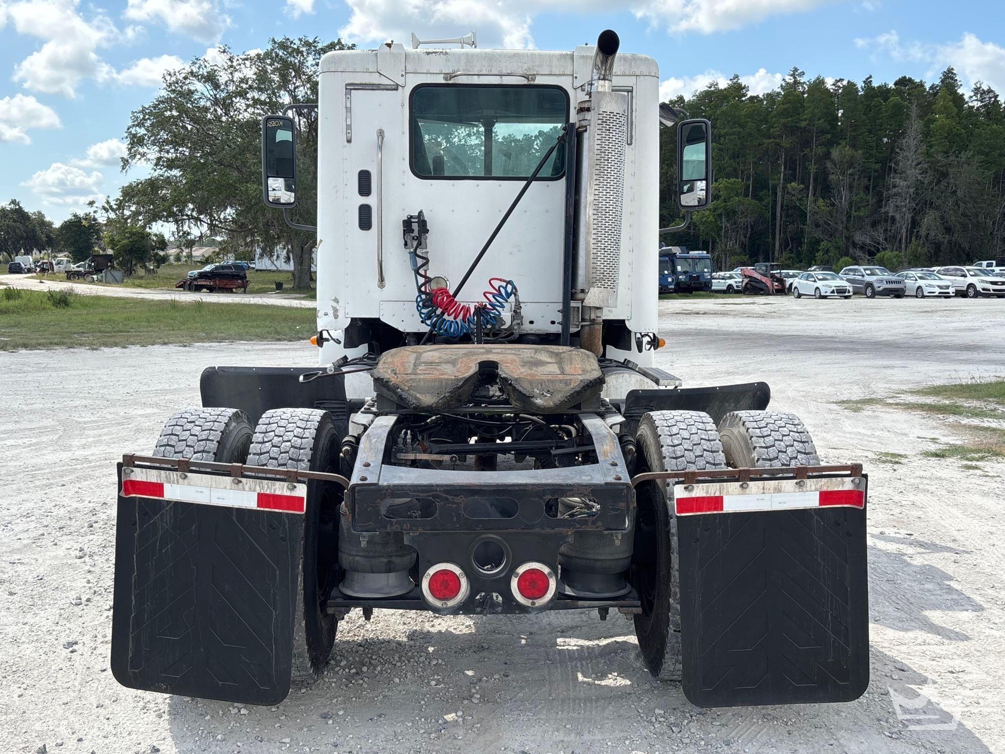 2007 Freightliner Columbia 120