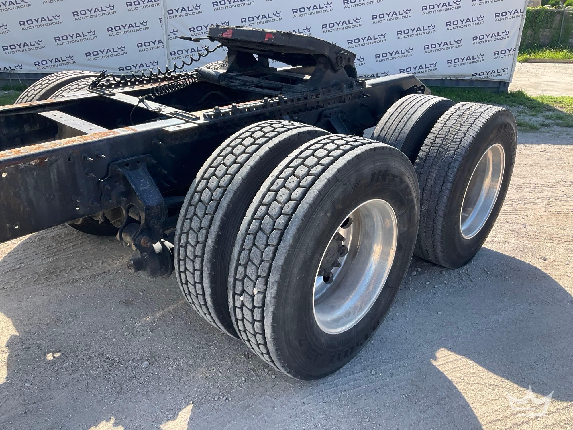 2012 Volvo VNL