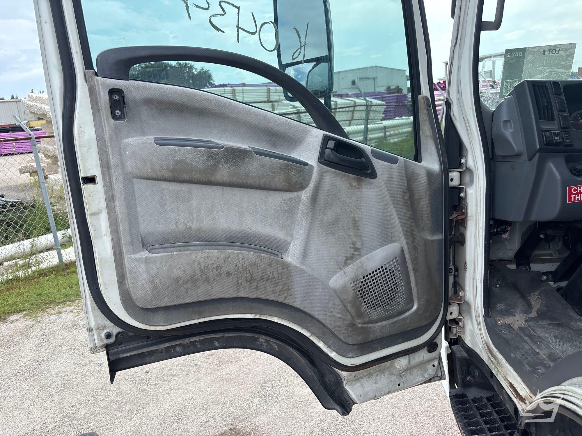 2011 Isuzu NPR HD