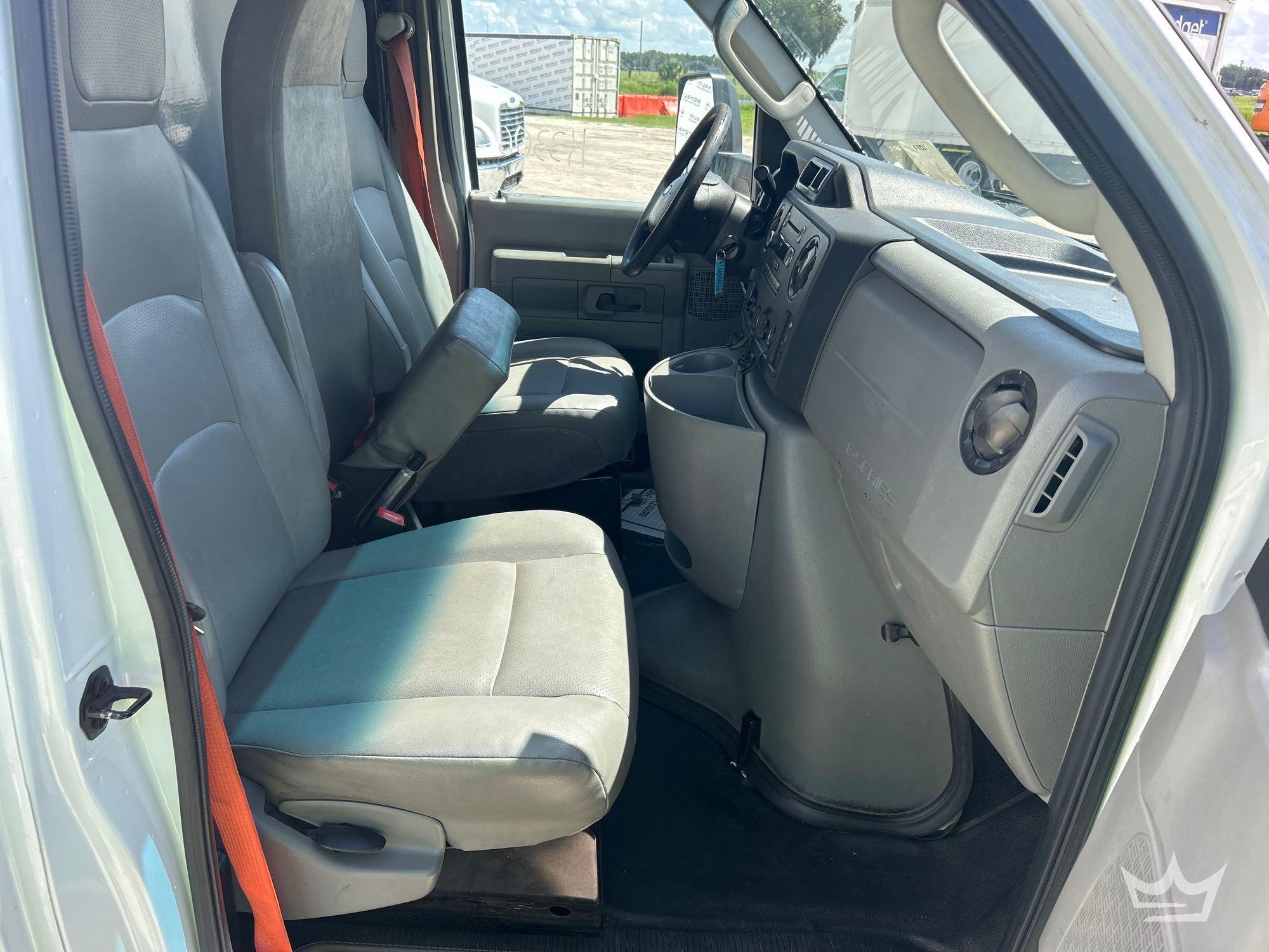 2017 Ford E350