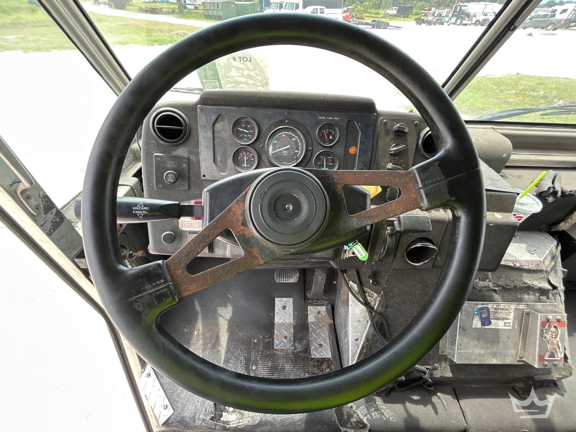 2000 Freightliner MT45