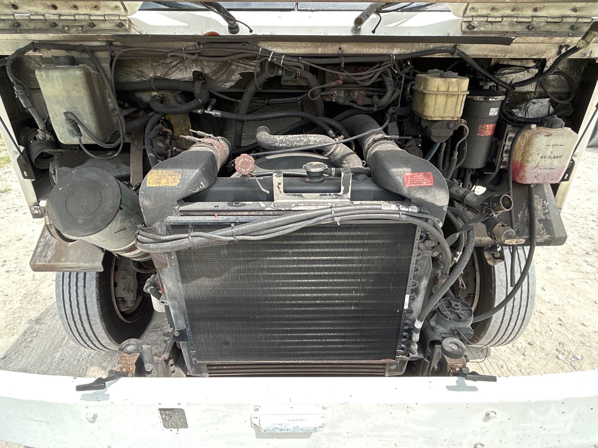2000 Freightliner MT45