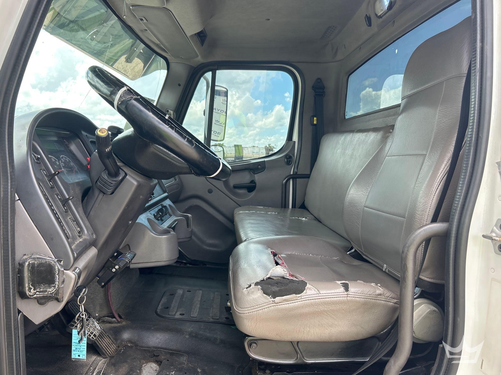 2016 Freightliner M2 106