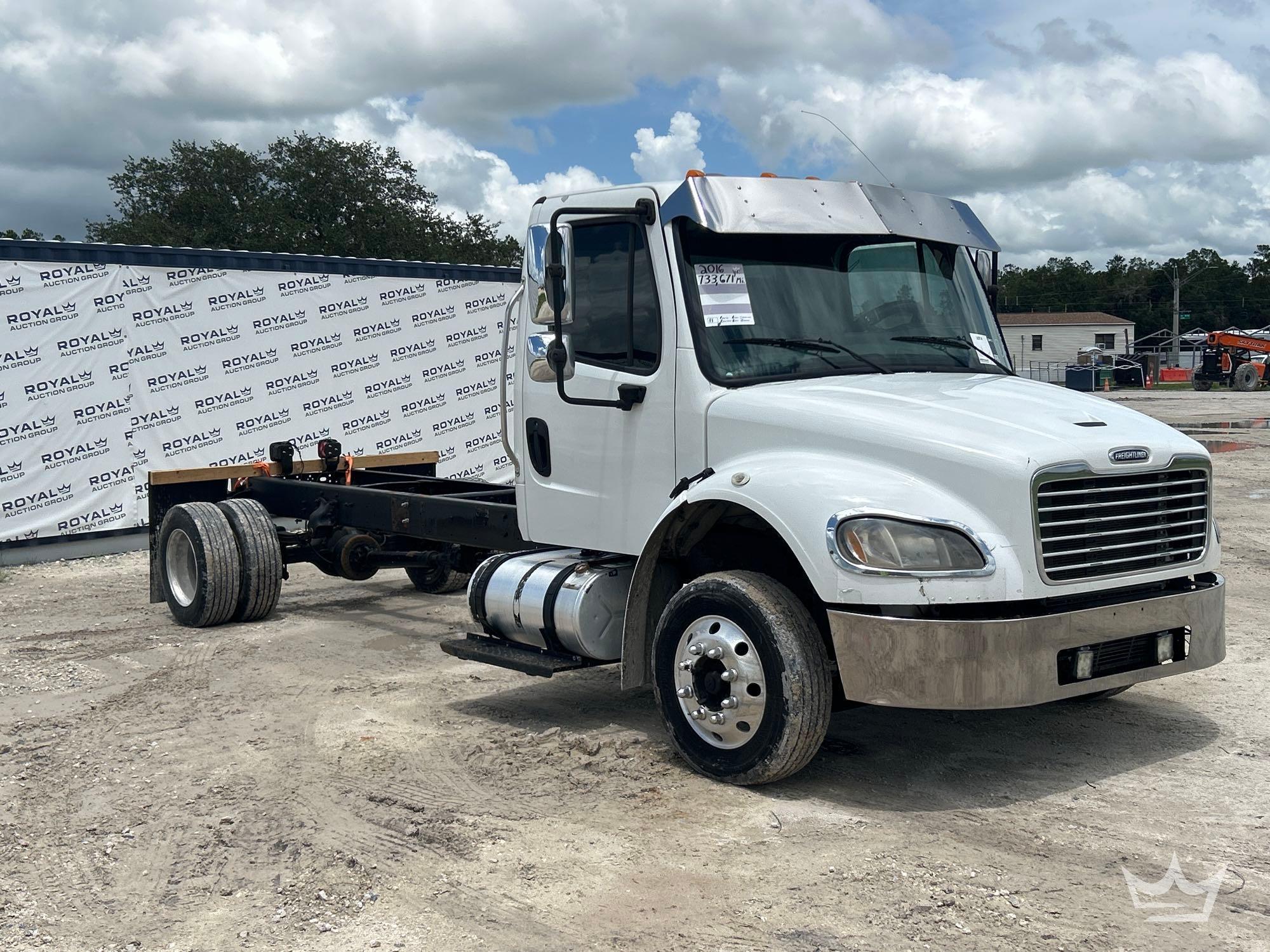 2016 Freightliner M2 106
