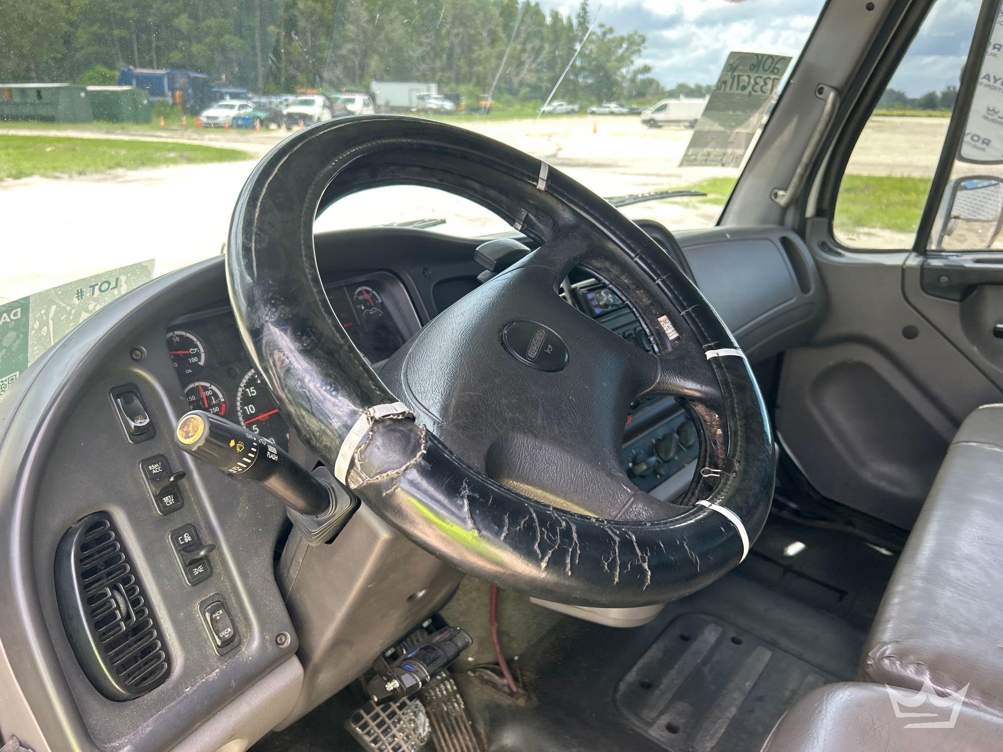2016 Freightliner M2 106