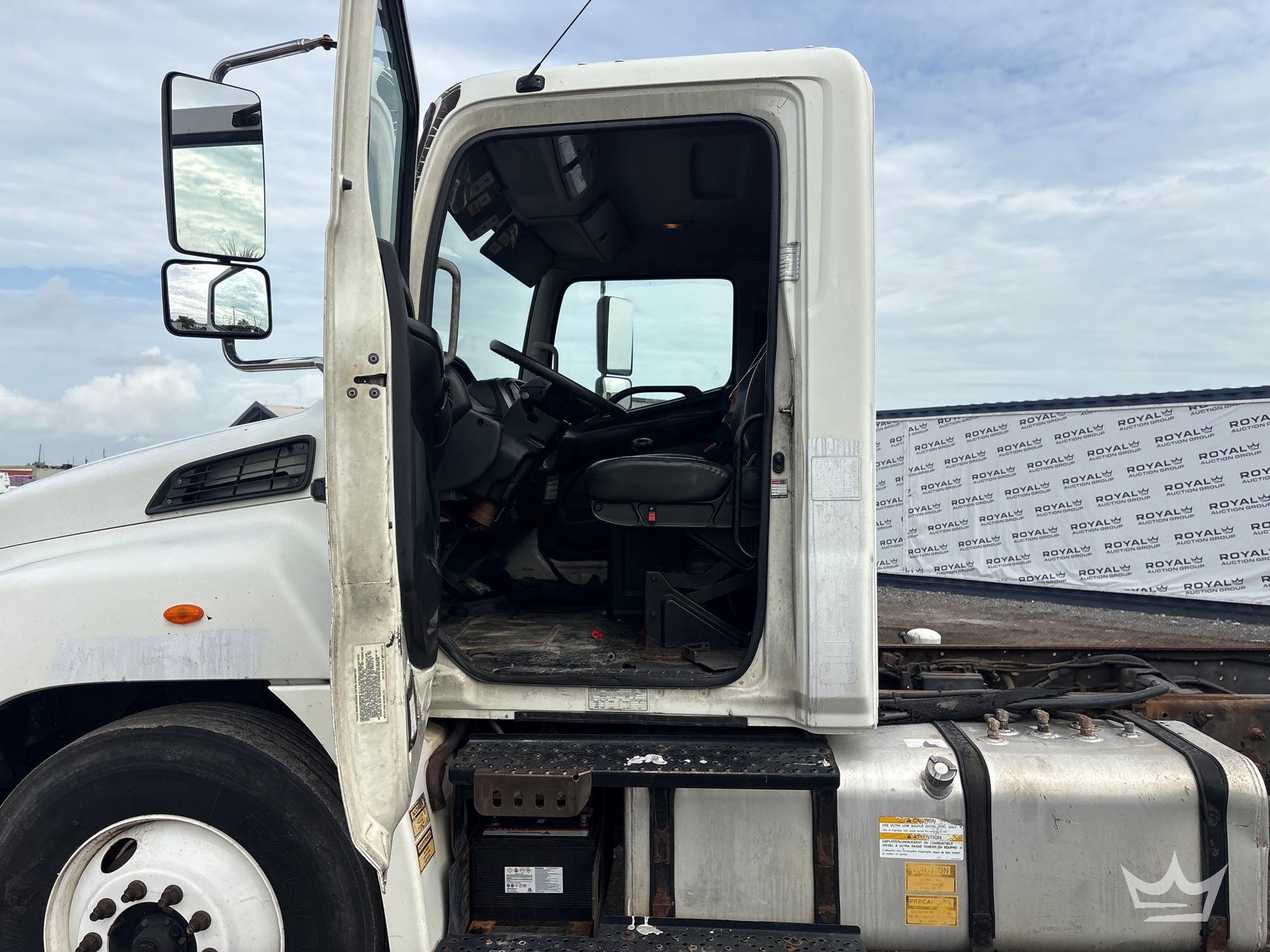 2012 Hino 338