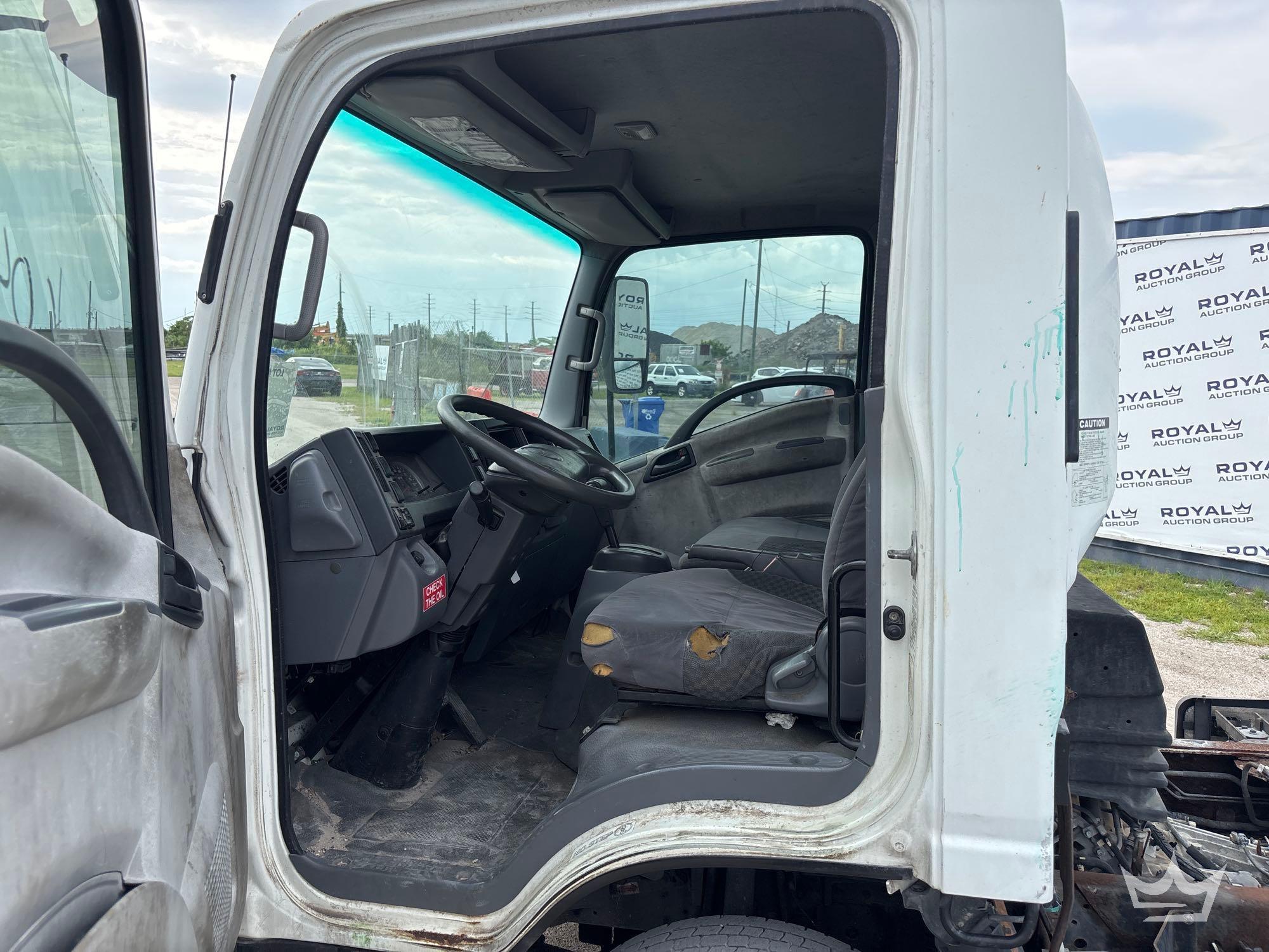 2011 Isuzu NPR HD
