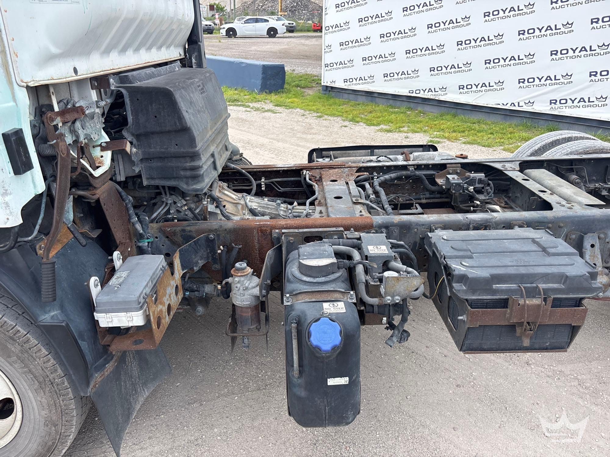 2011 Isuzu NPR HD