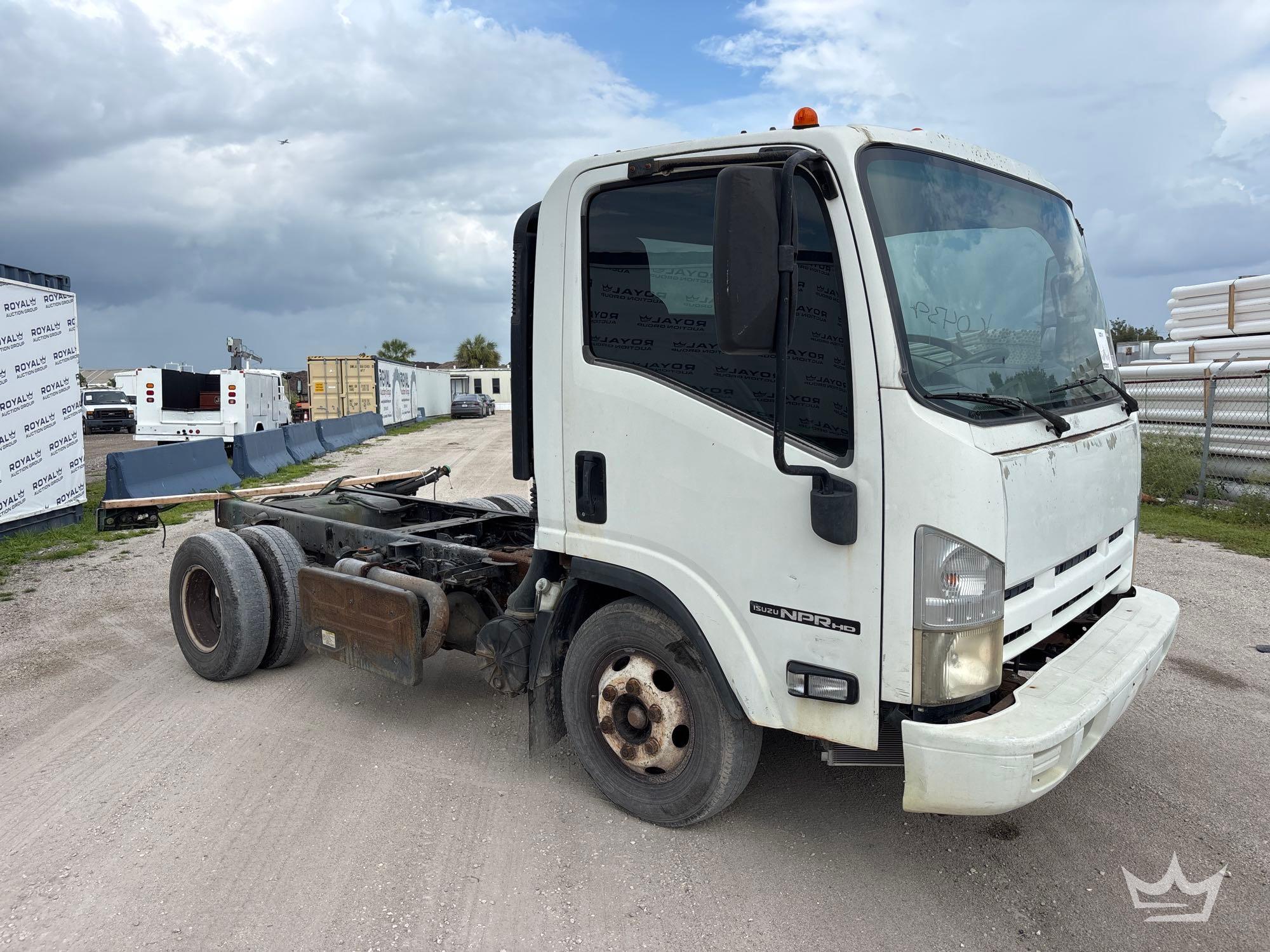 2011 Isuzu NPR HD