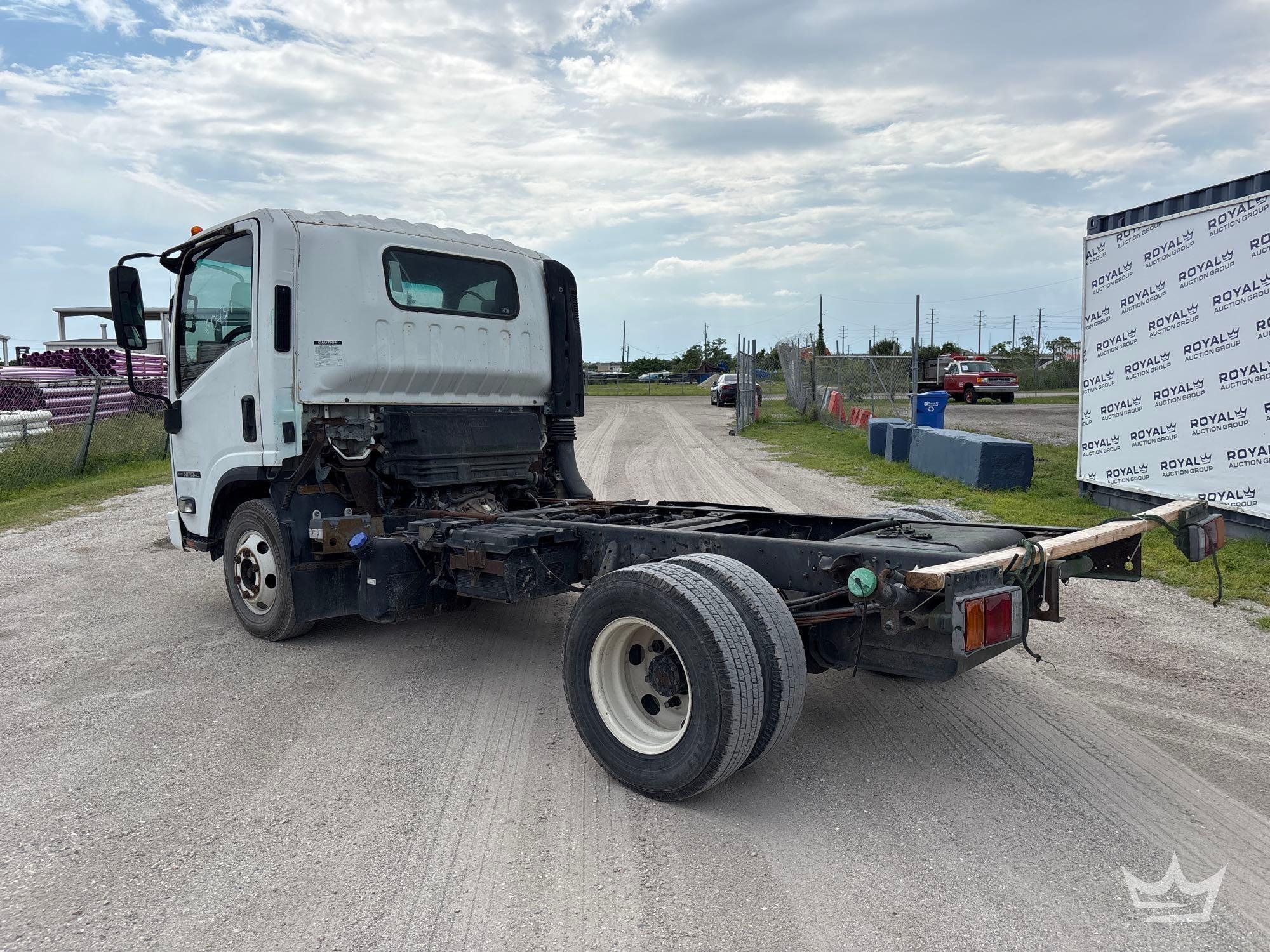 2011 Isuzu NPR HD