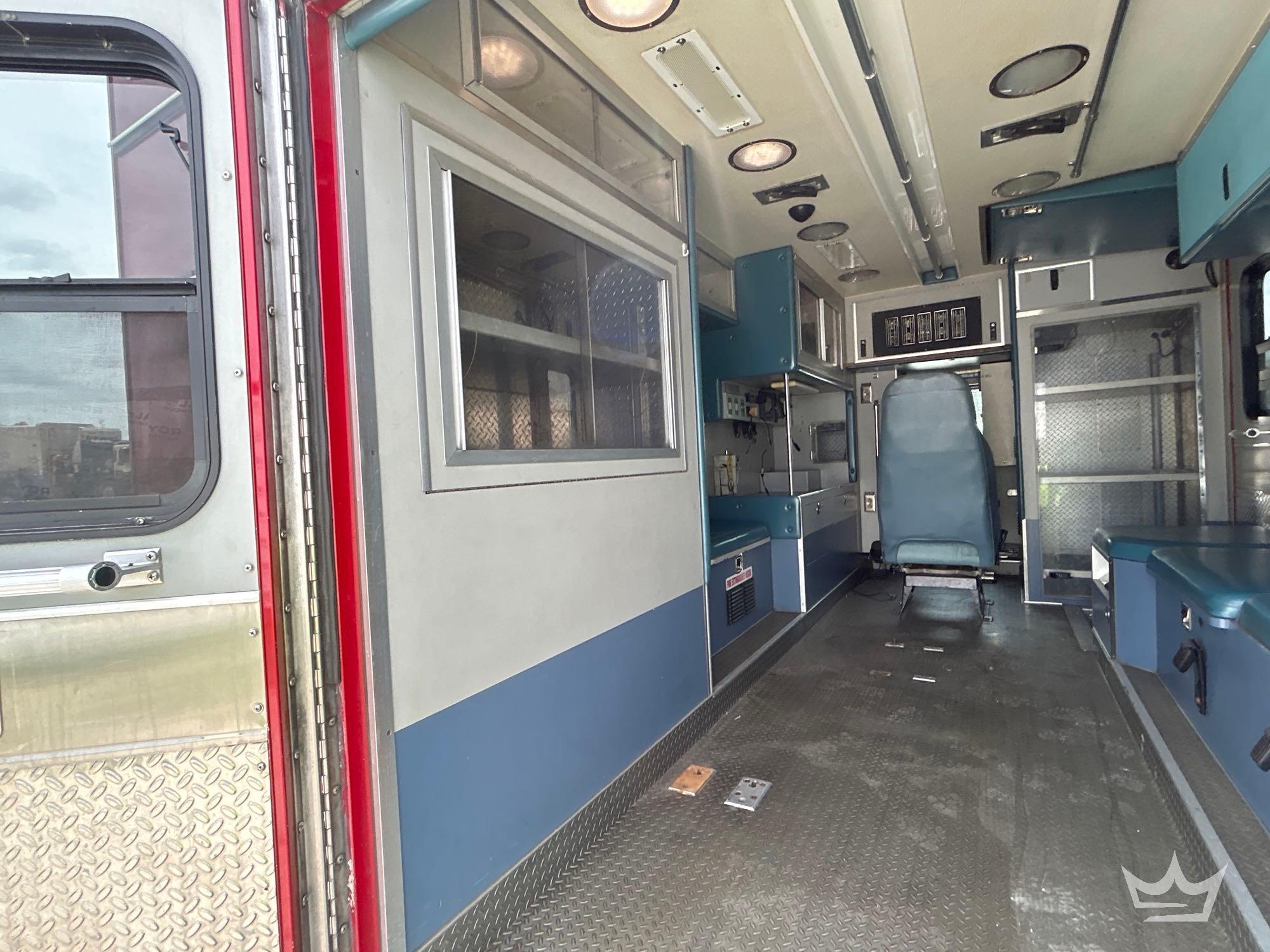 2005 Freightliner M2 106