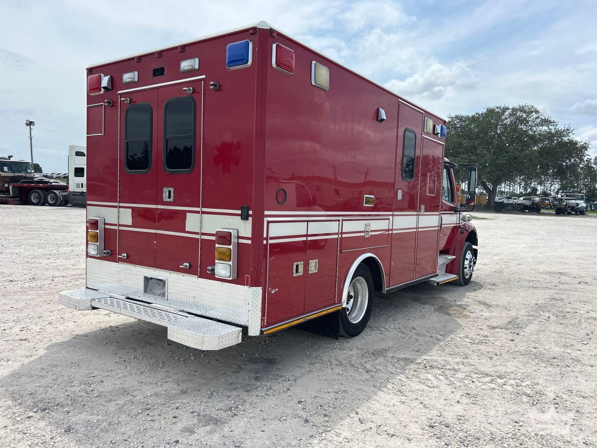 2005 Freightliner M2 106