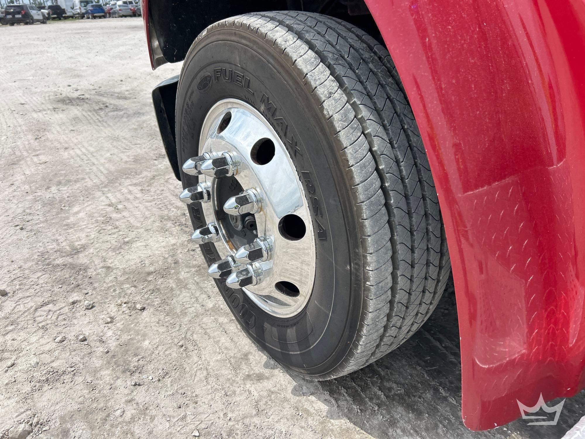 2005 Freightliner M2 106