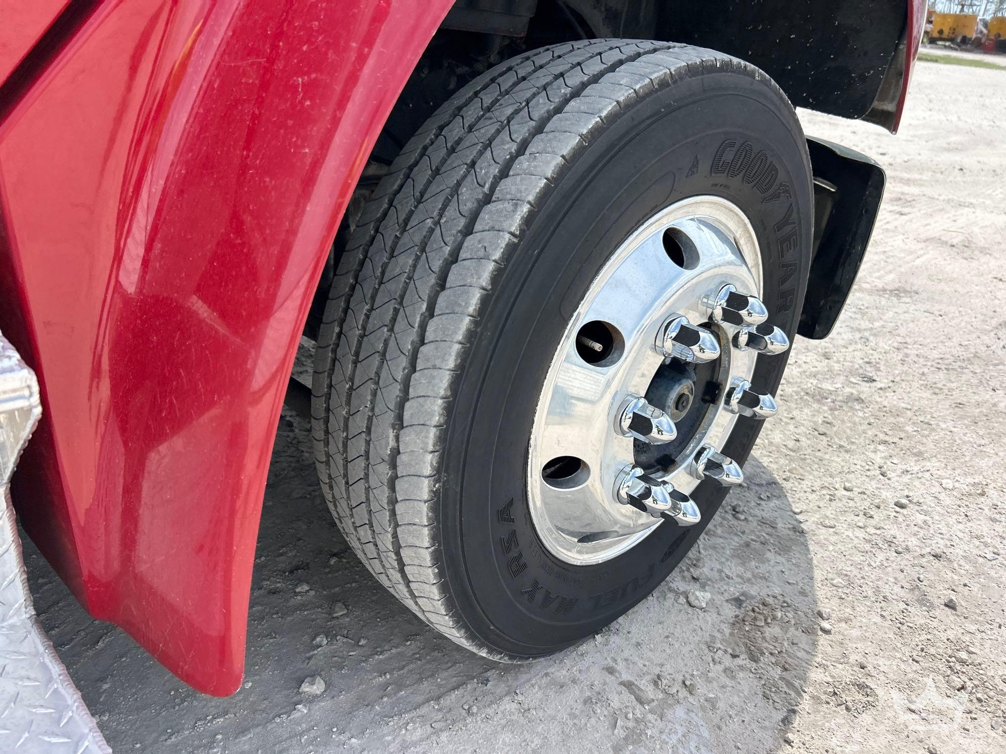 2005 Freightliner M2 106
