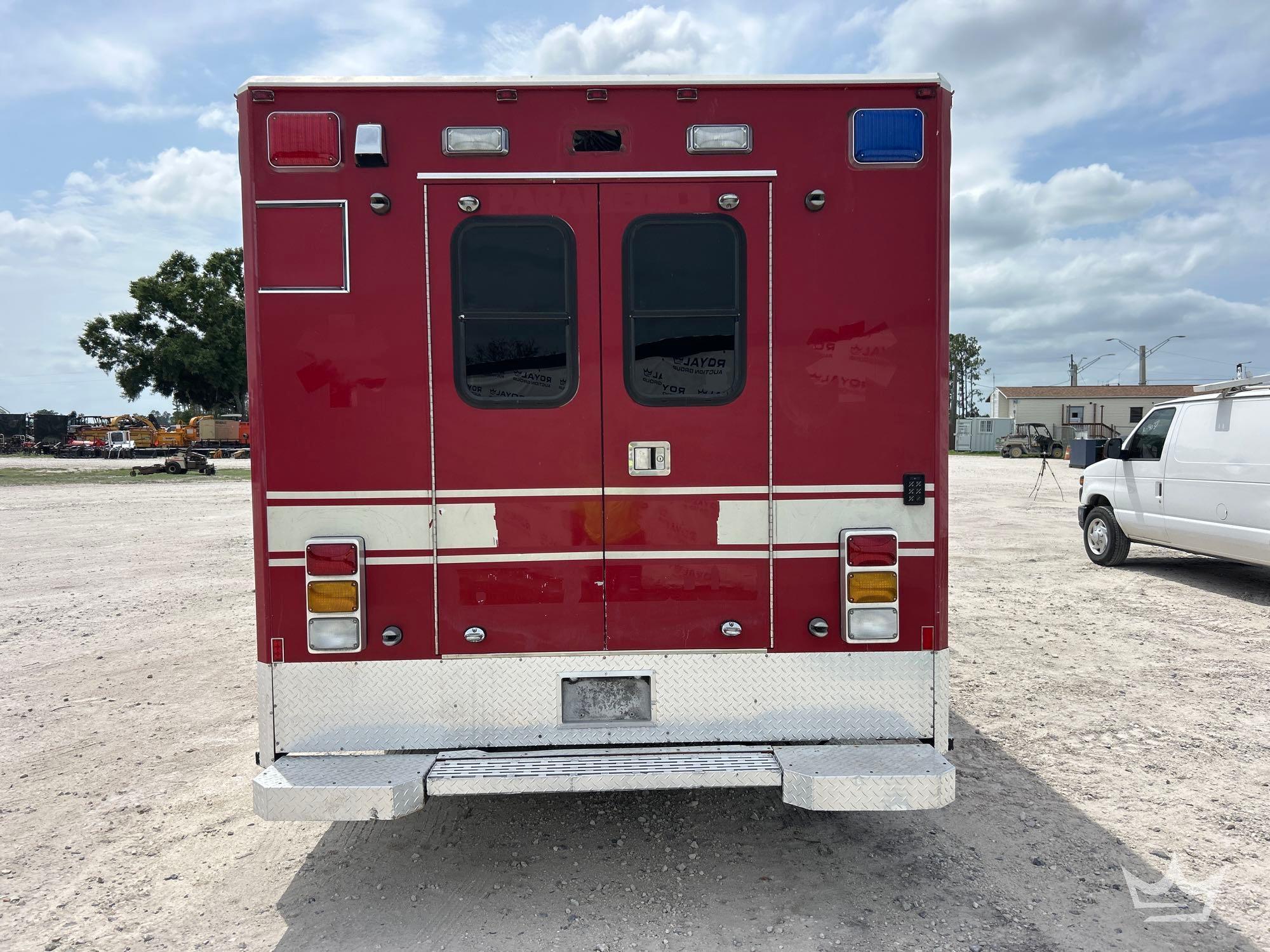 2005 Freightliner M2 106