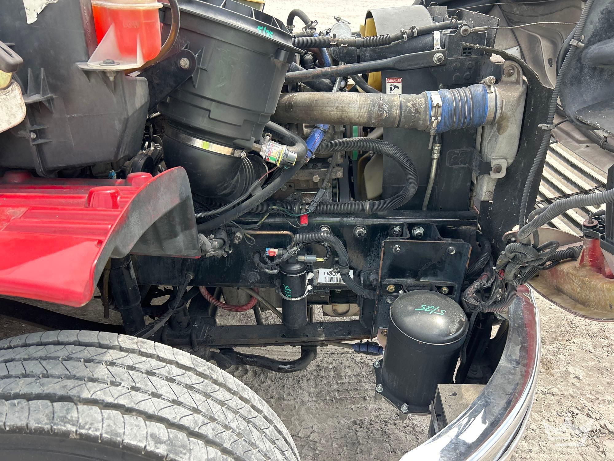 2005 Freightliner M2 106
