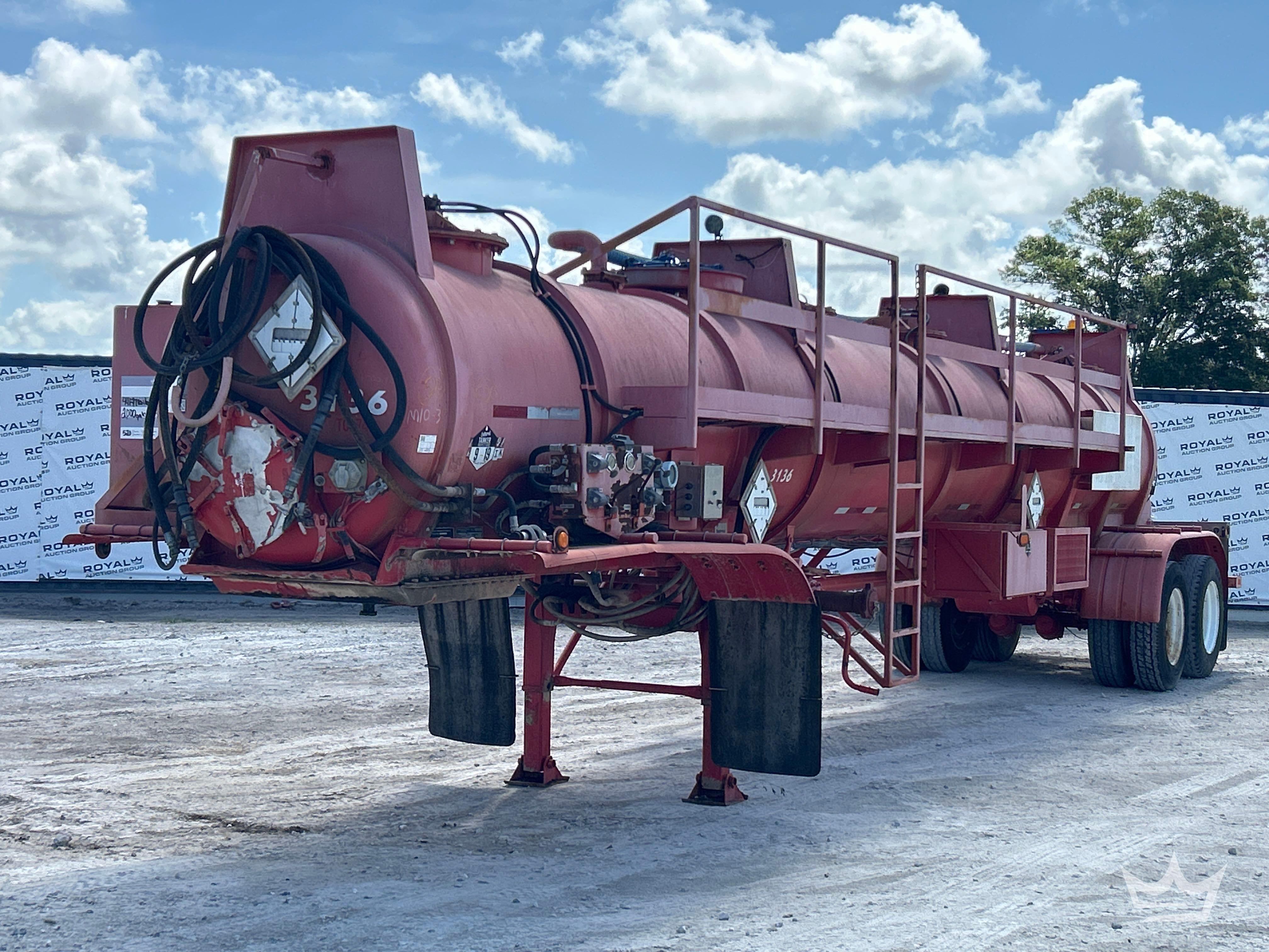 2011 Tiger 44ft. 2,000 Gallon T/A Vacuum Tanker Trailer