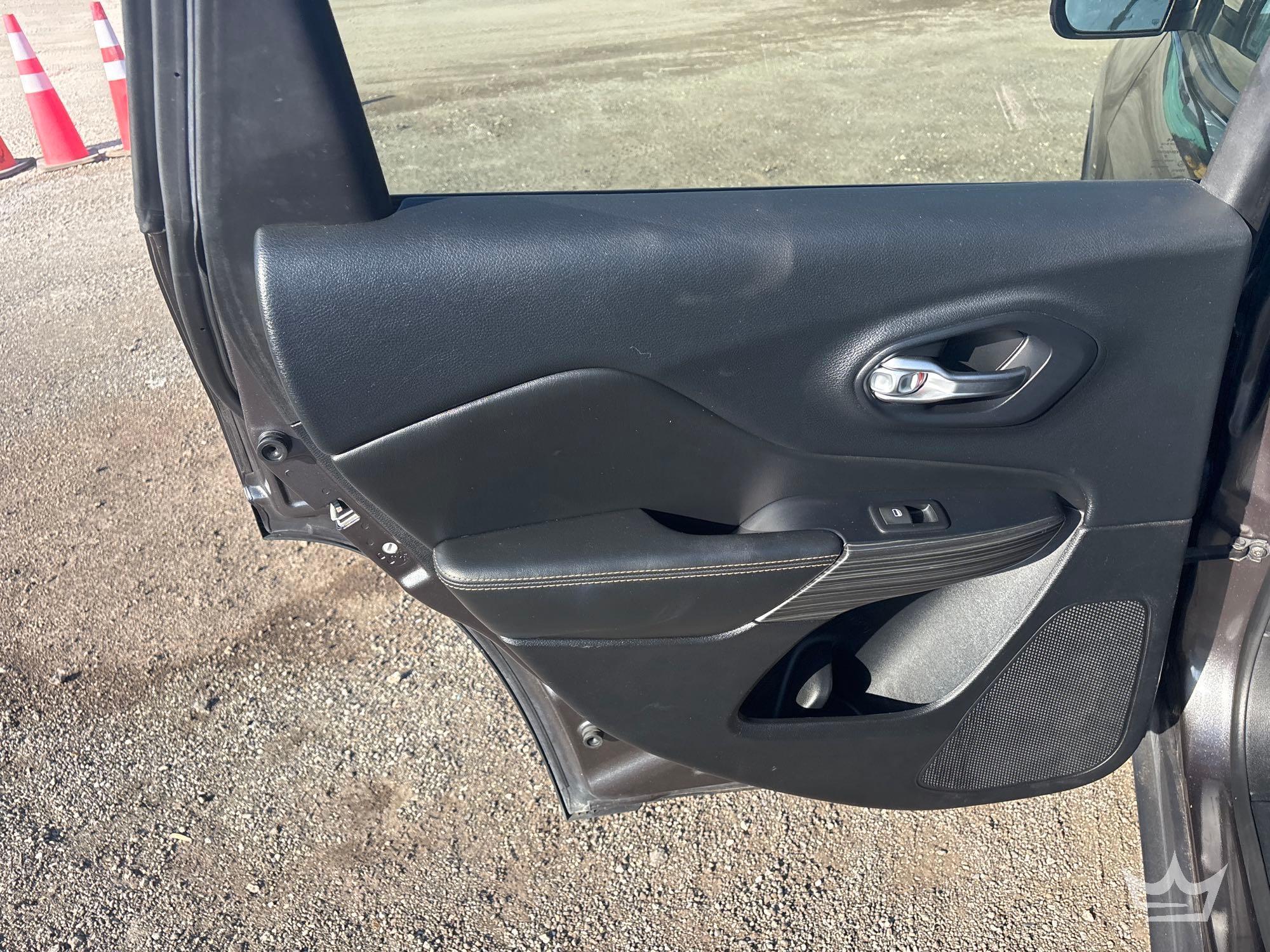 2016 Jeep CHEROKEE