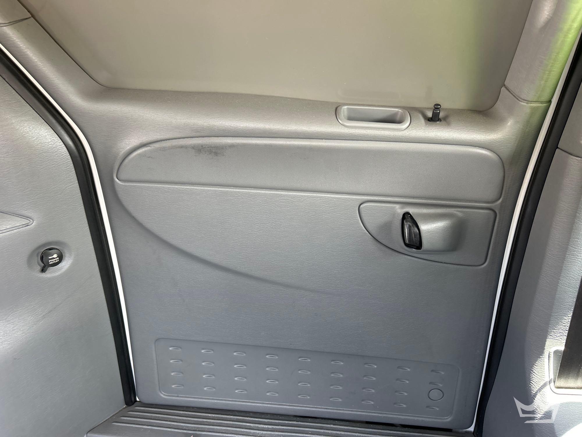 2005 Dodge Caravan