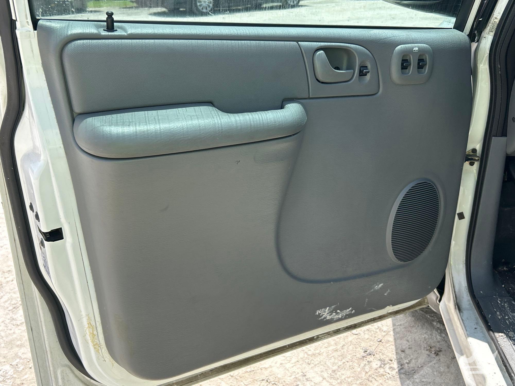 2005 Dodge Caravan