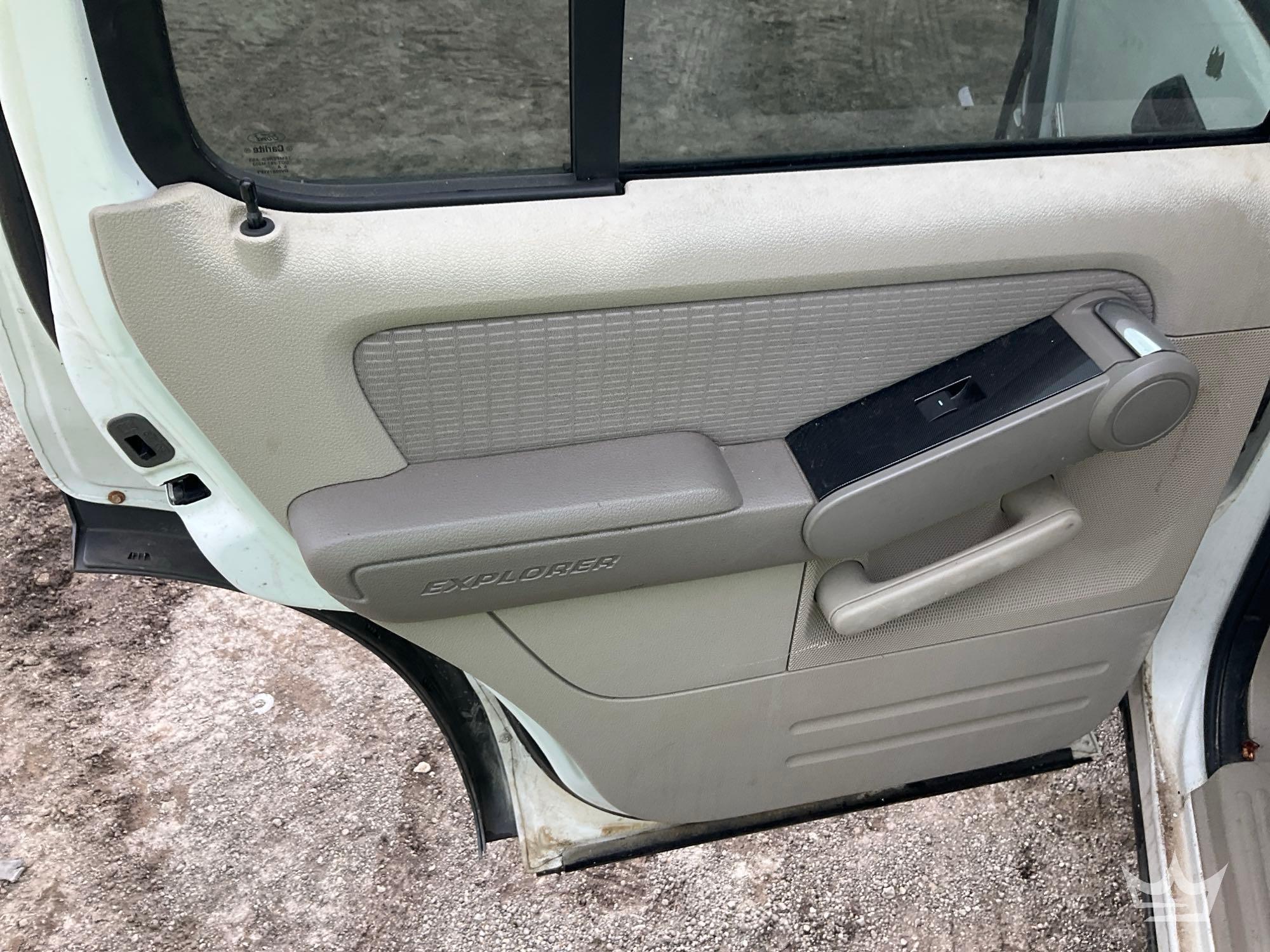 2006 Ford EXPLORER
