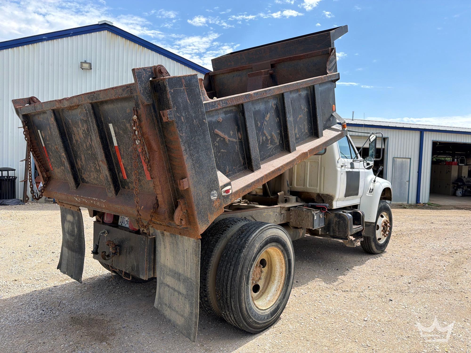 1997 Ford F800