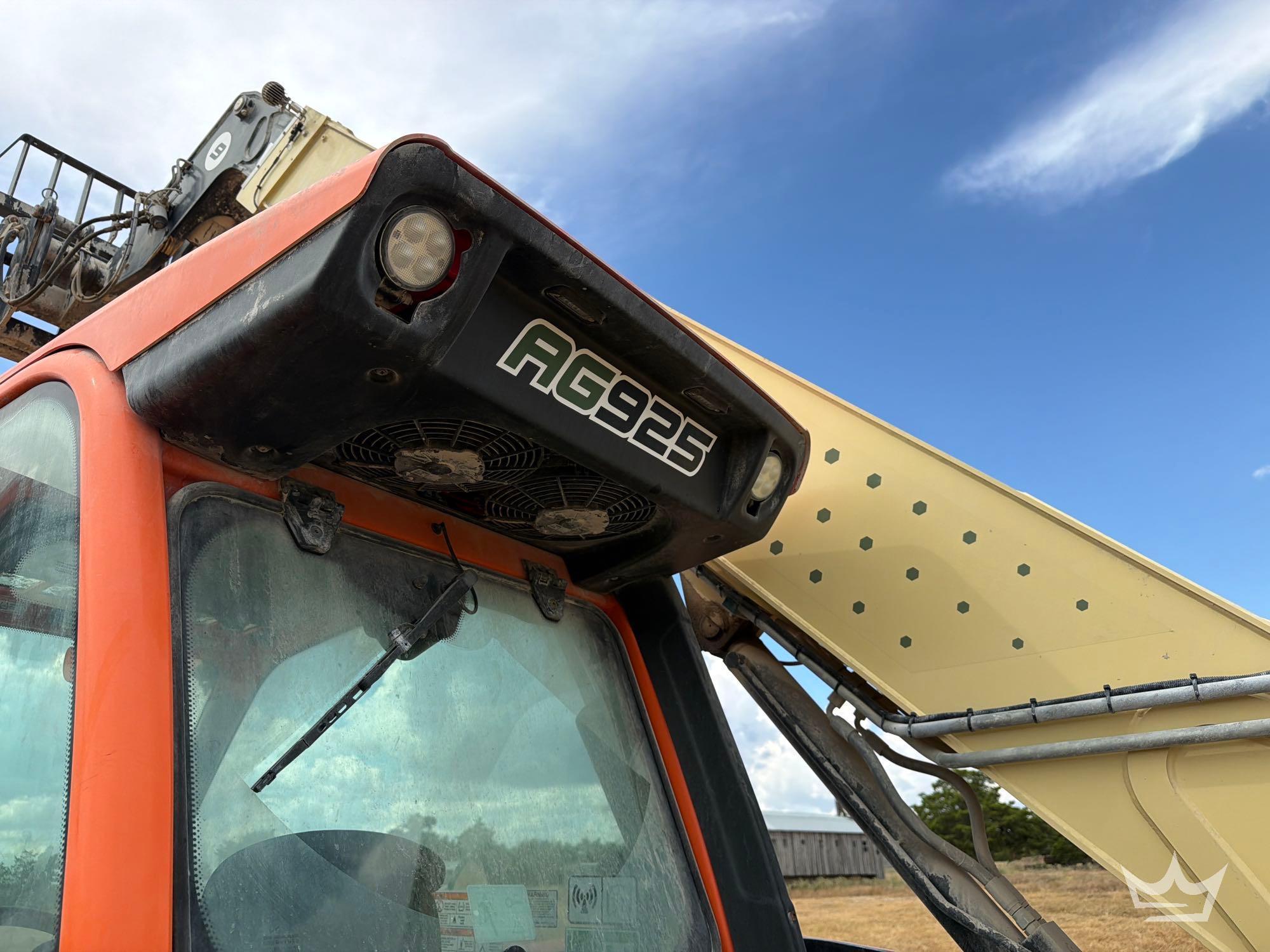 2024 JLG 925