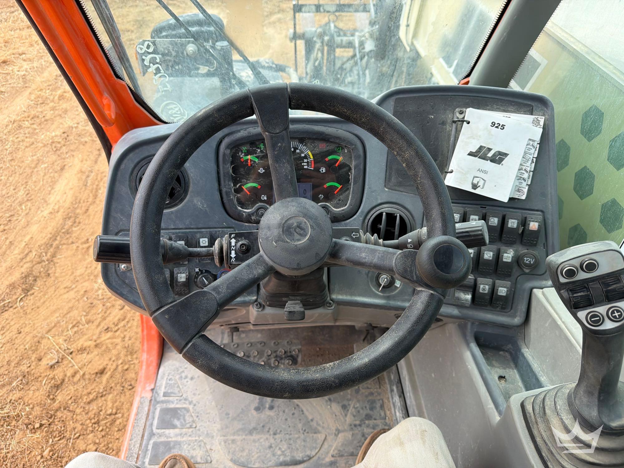 2024 JLG 925