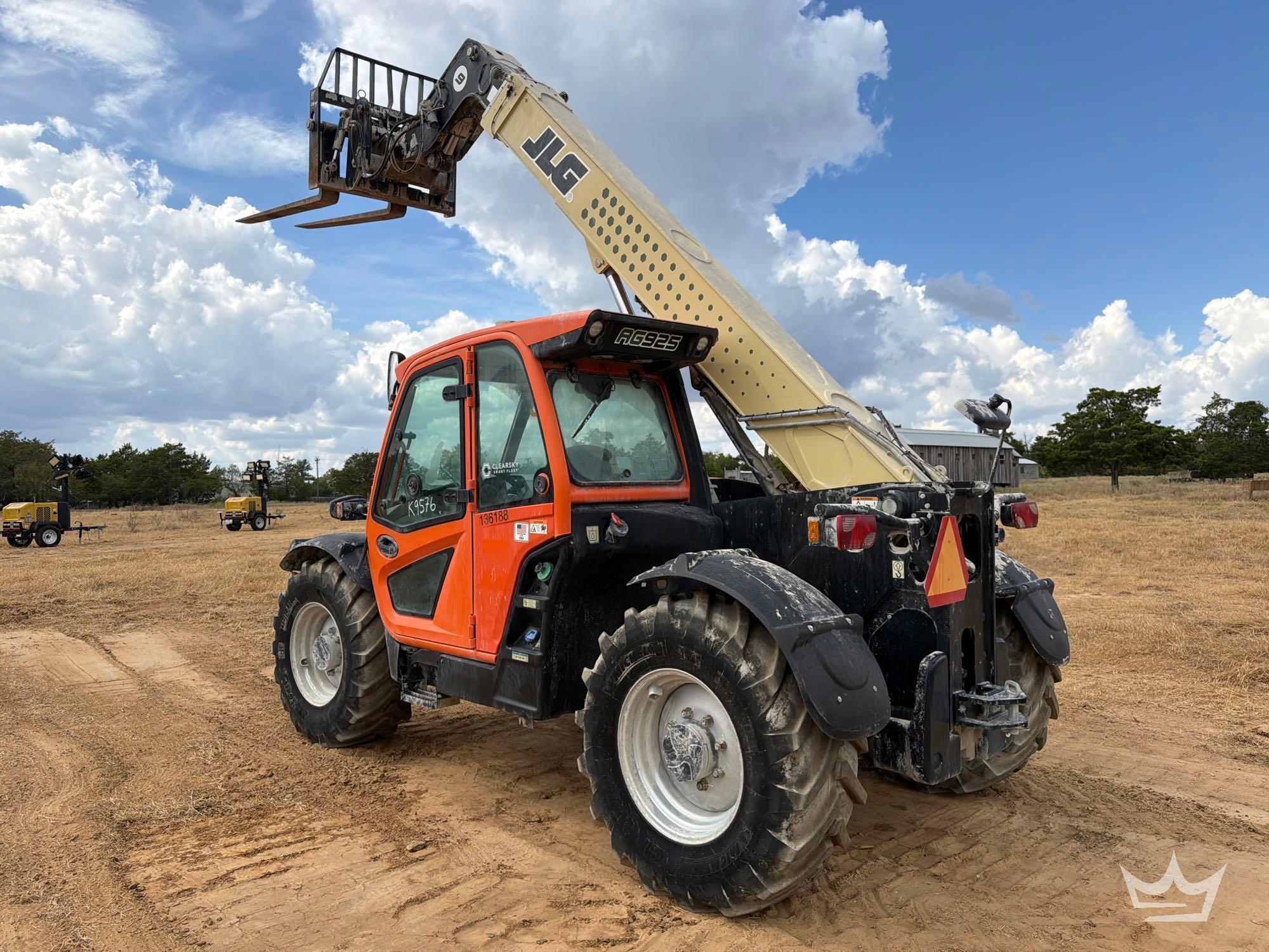 2024 JLG 925