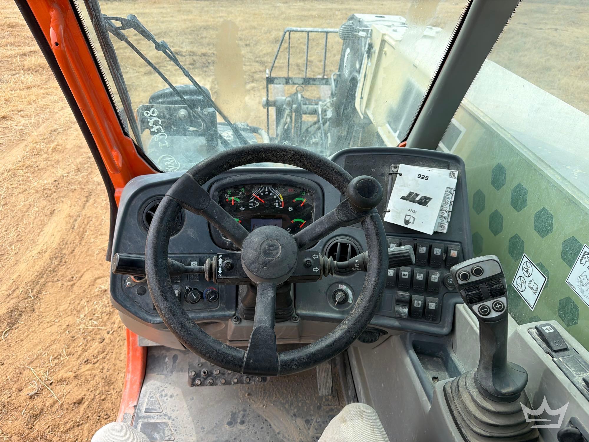2024 JLG 925