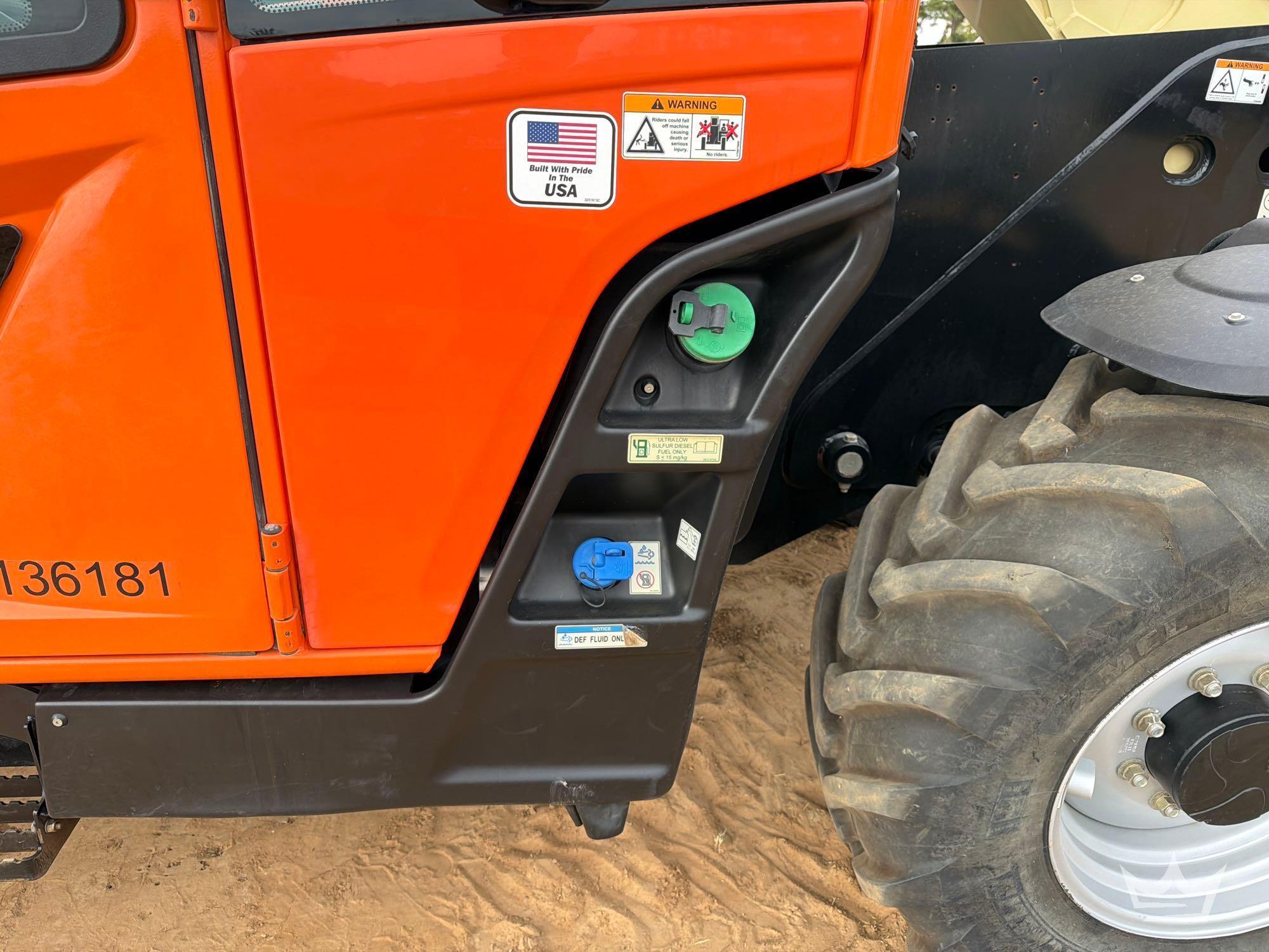 2023 JLG 925