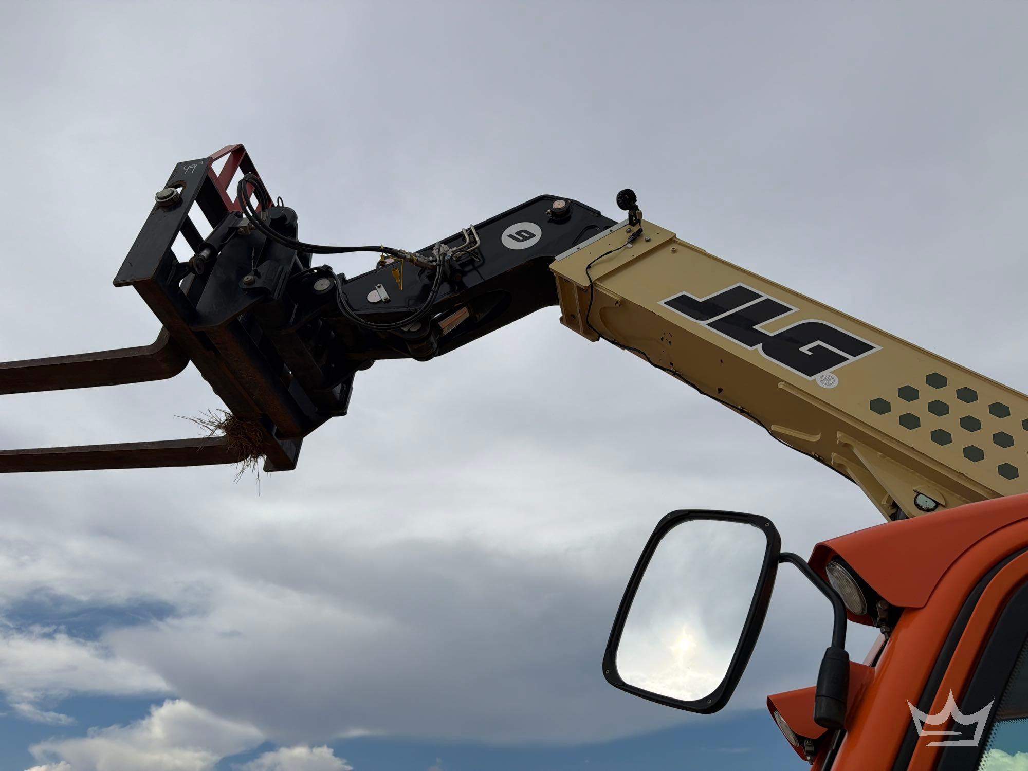 2023 JLG 925