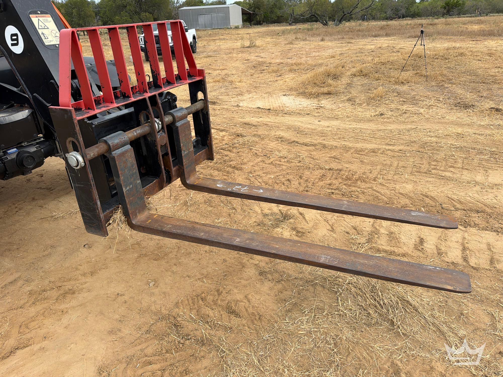 2023 JLG 925