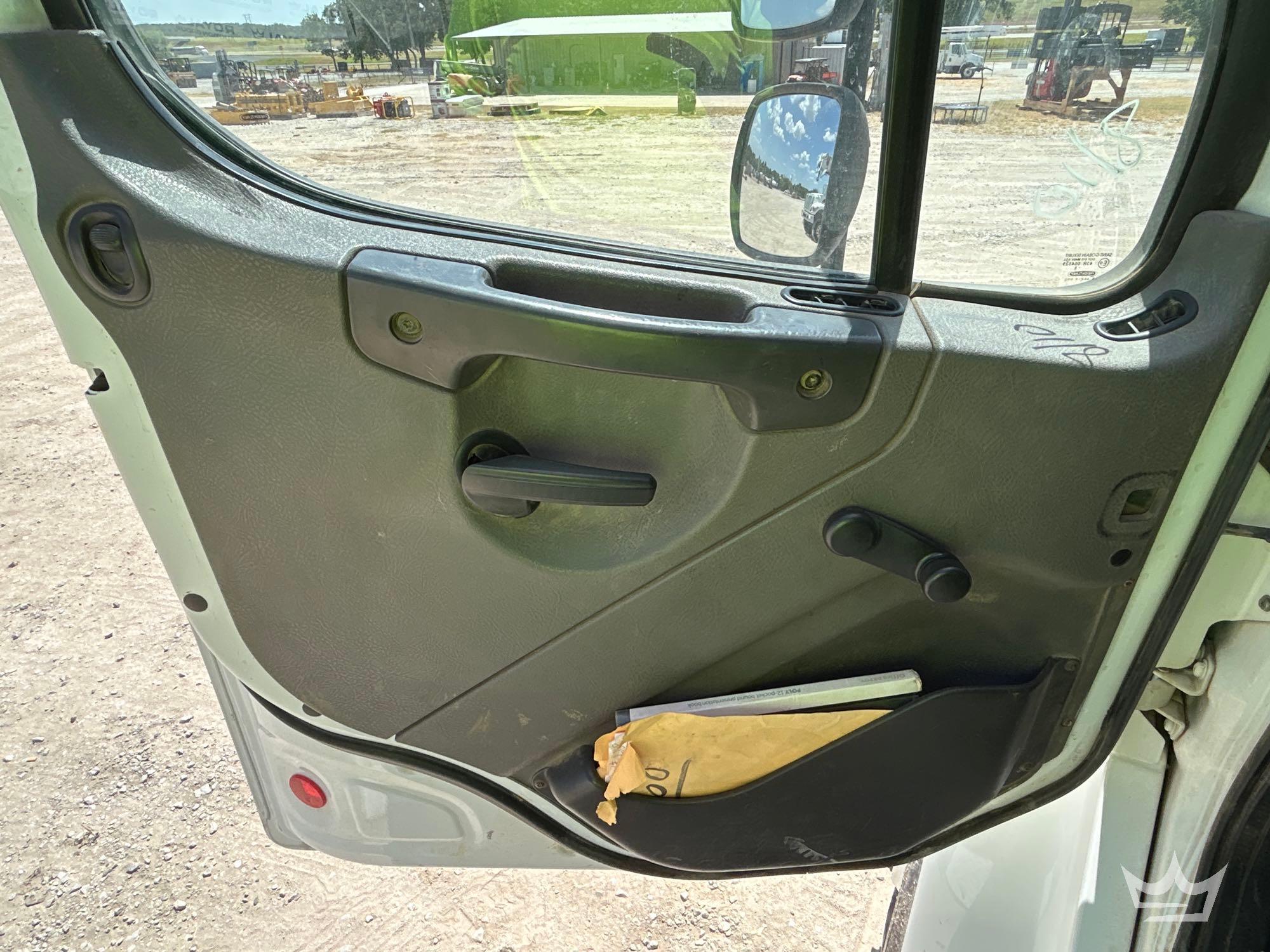 2019 Freightliner M2 106