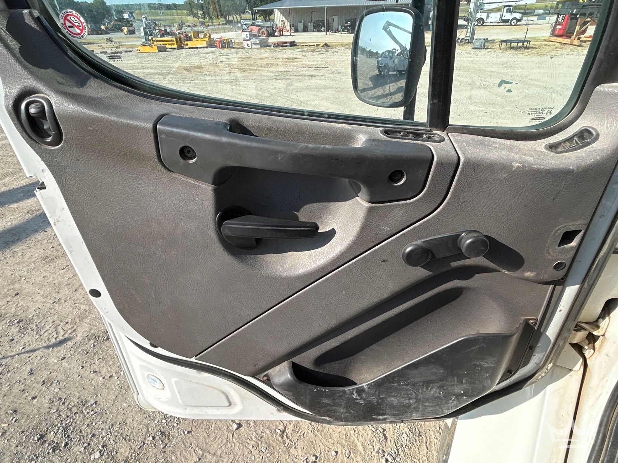 2018 Freightliner M2 106