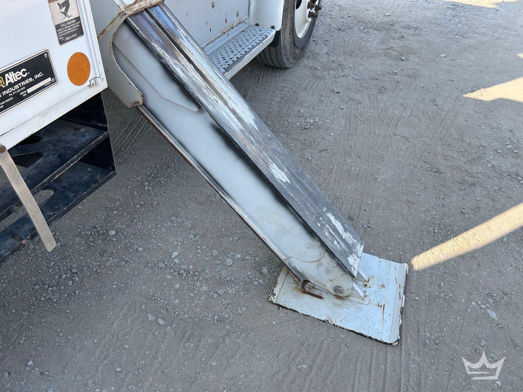 2018 Freightliner M2 106